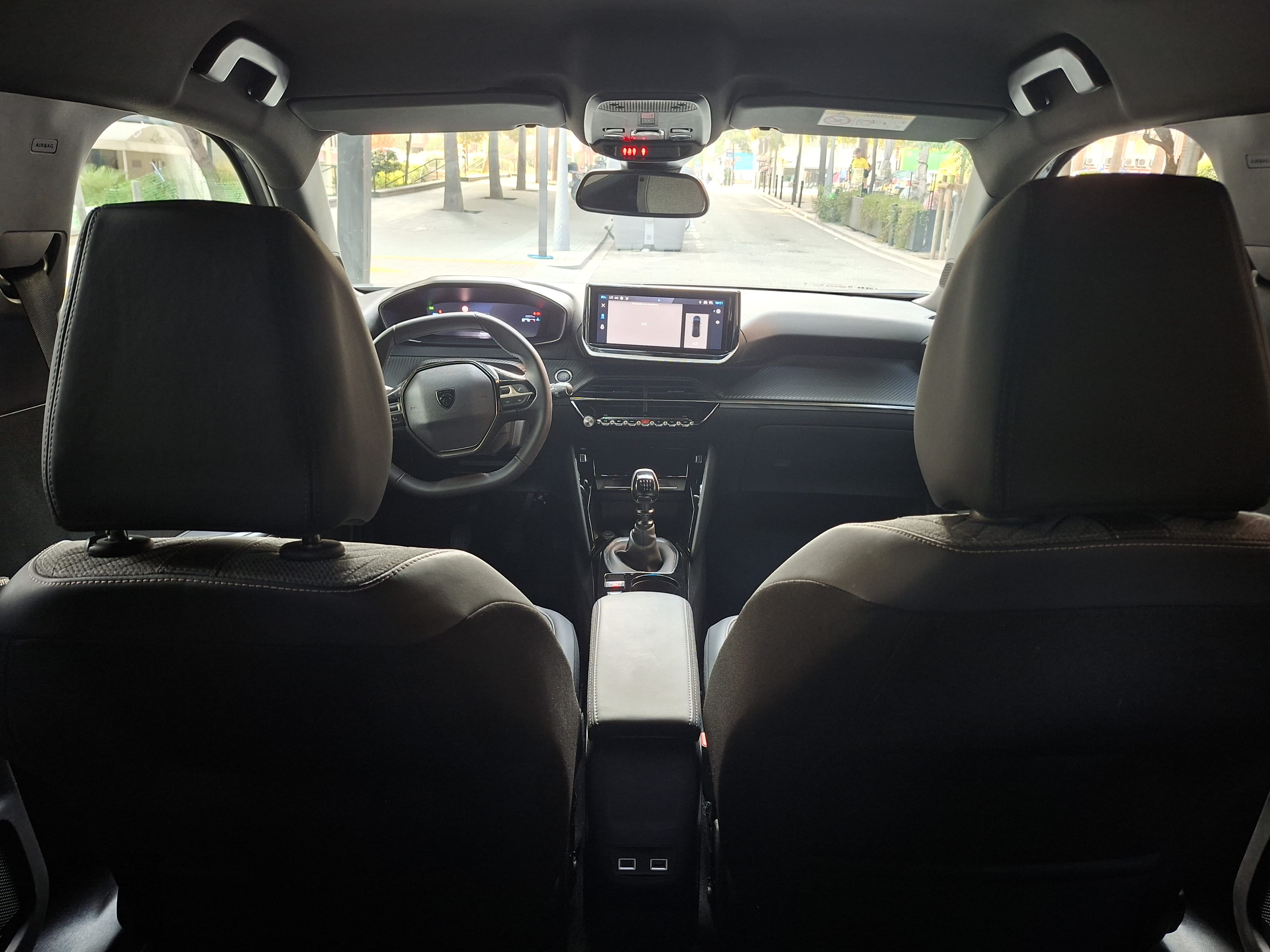 Peugeot 2008 Allure PureTech 100 S&S 6 Vel. MAN con Control de velocidad