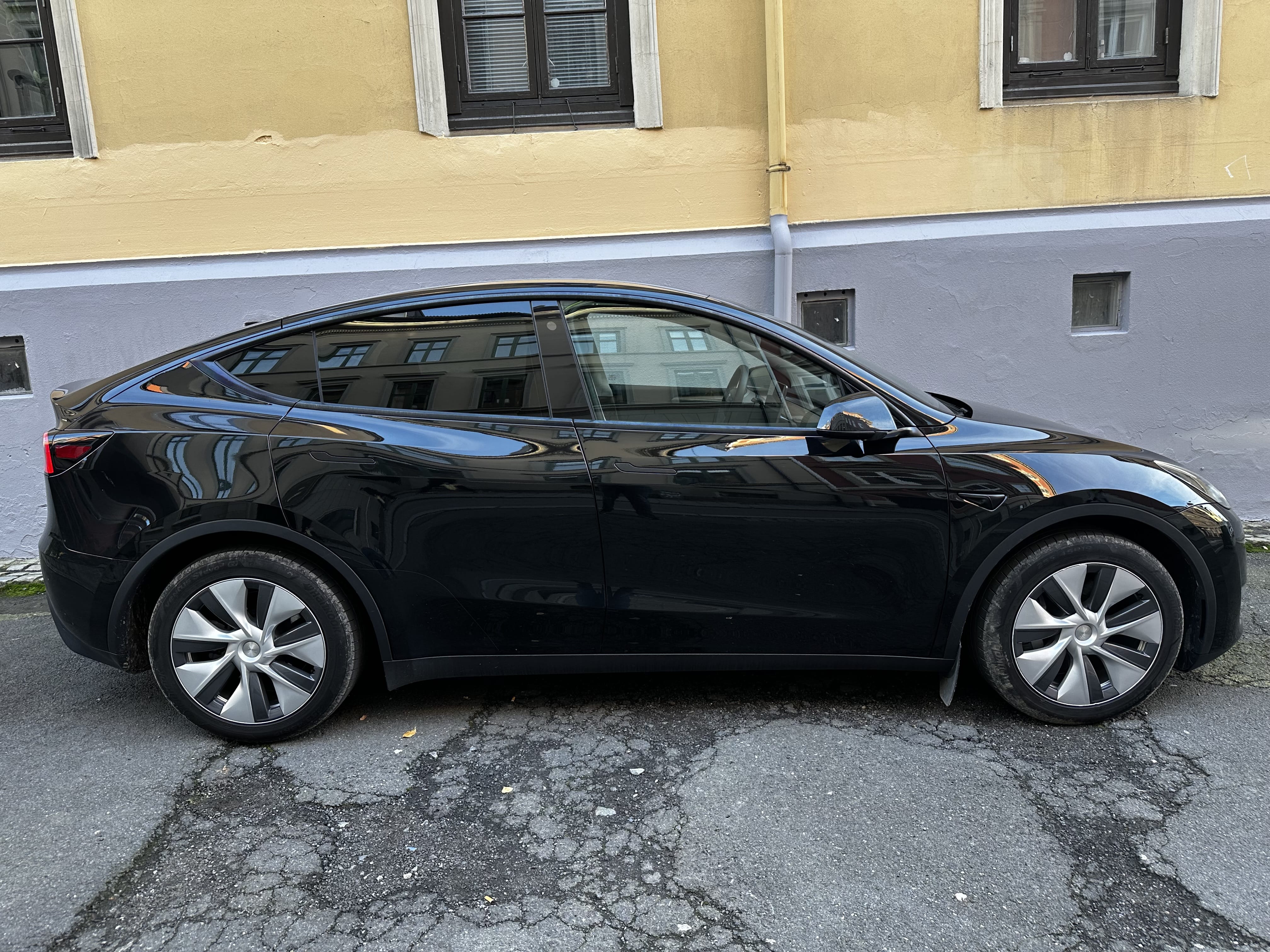Tesla Model Y Long Range med Aircondition