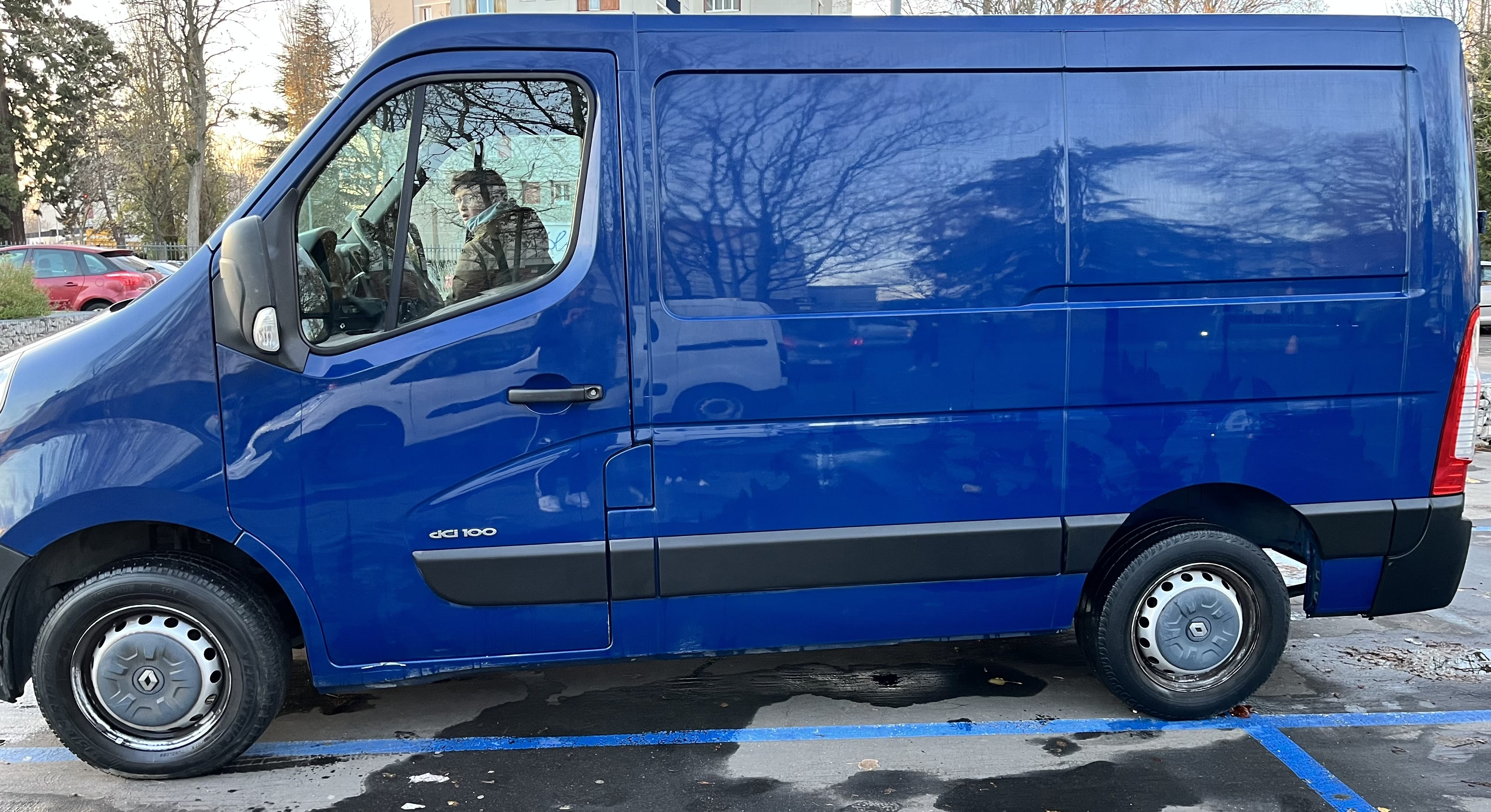 Renault Master DCI 100 avec Audio Bluetooth