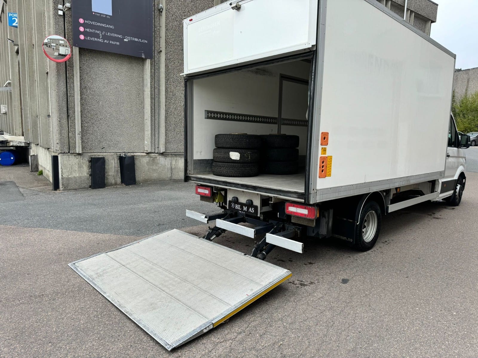 Volkswagen Crafter 2.0 TDI 177HK automatic med lift med Cruisekontroll