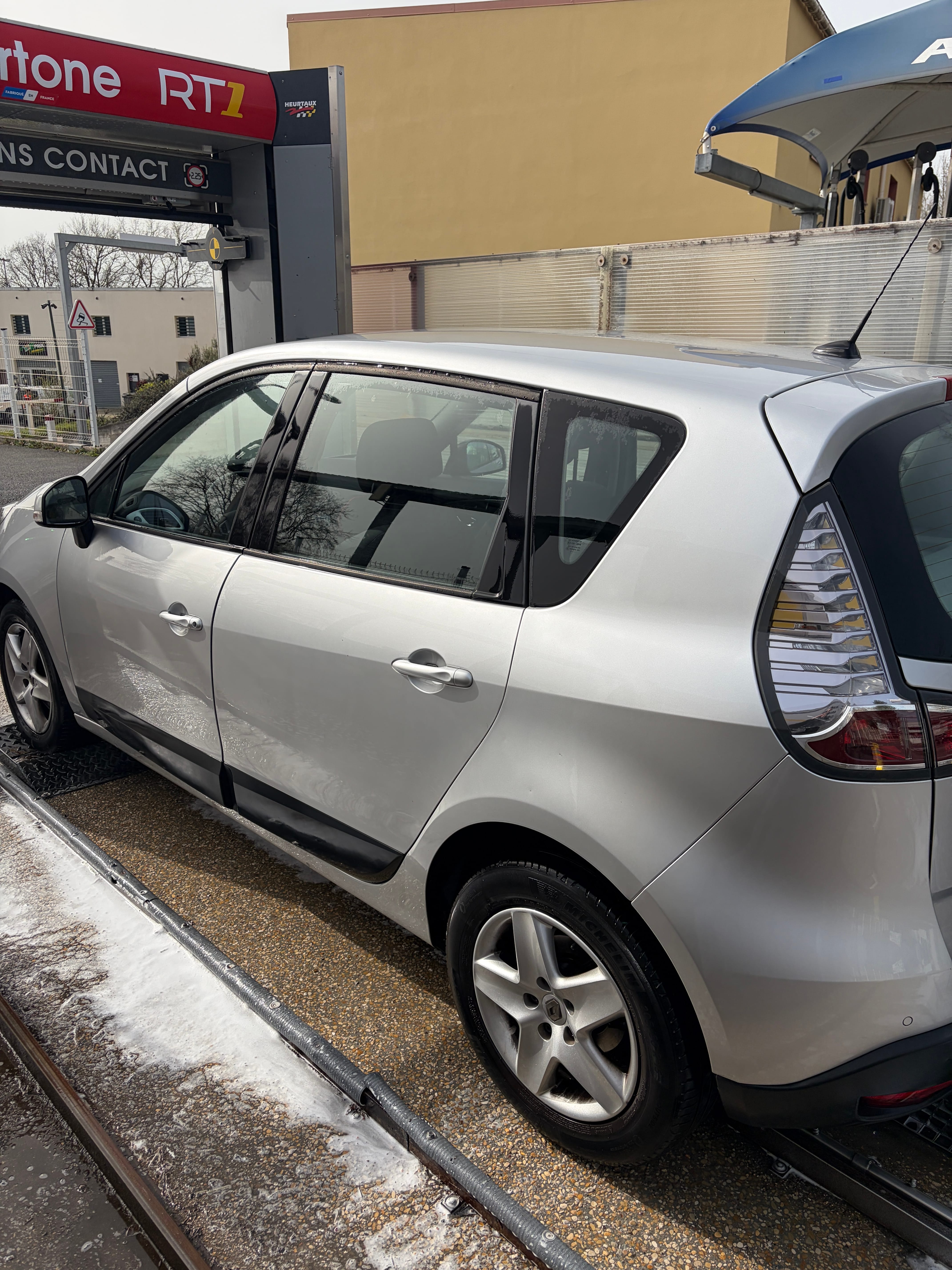 Renault Scenic, 2012, Essence 98