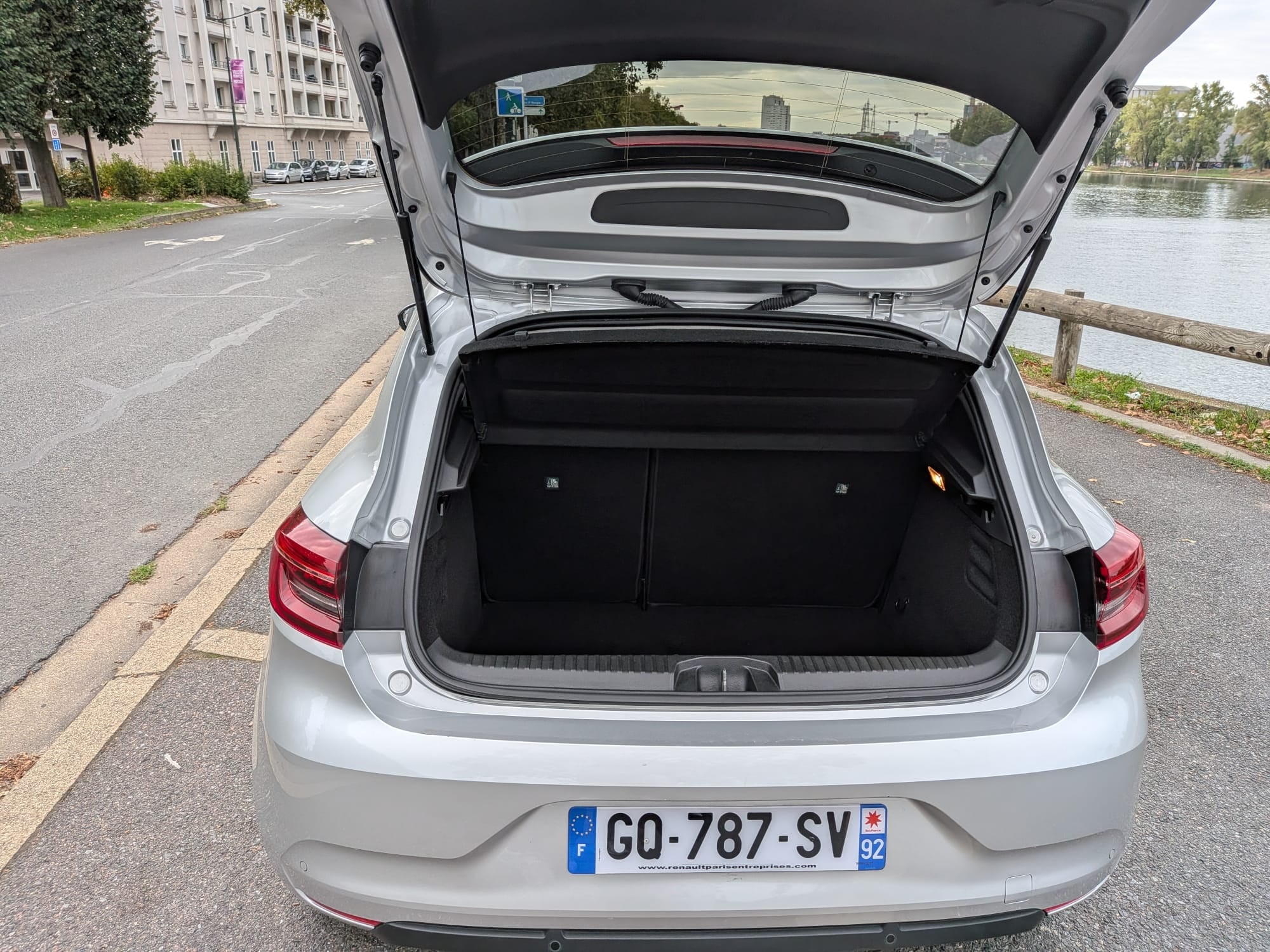 Renault Clio E-tech avec Audio Bluetooth