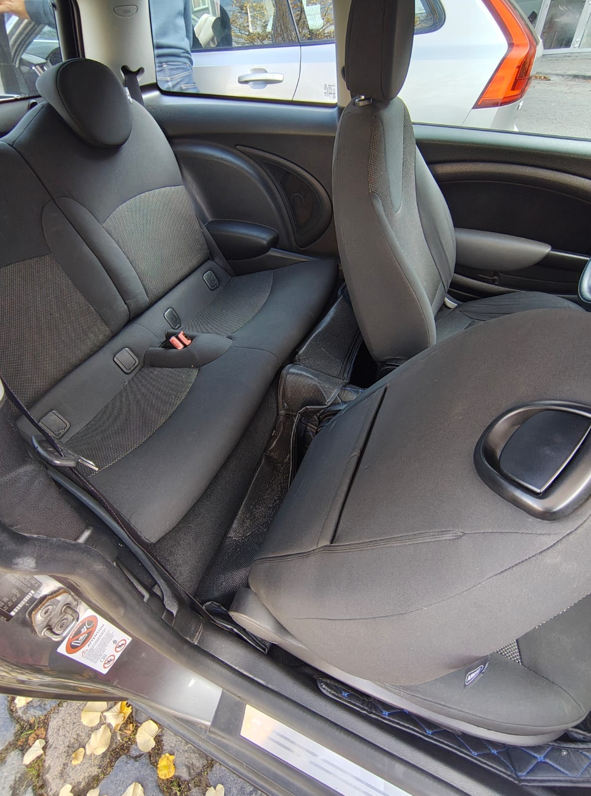 Mini Cooper met Sneeuwbanden