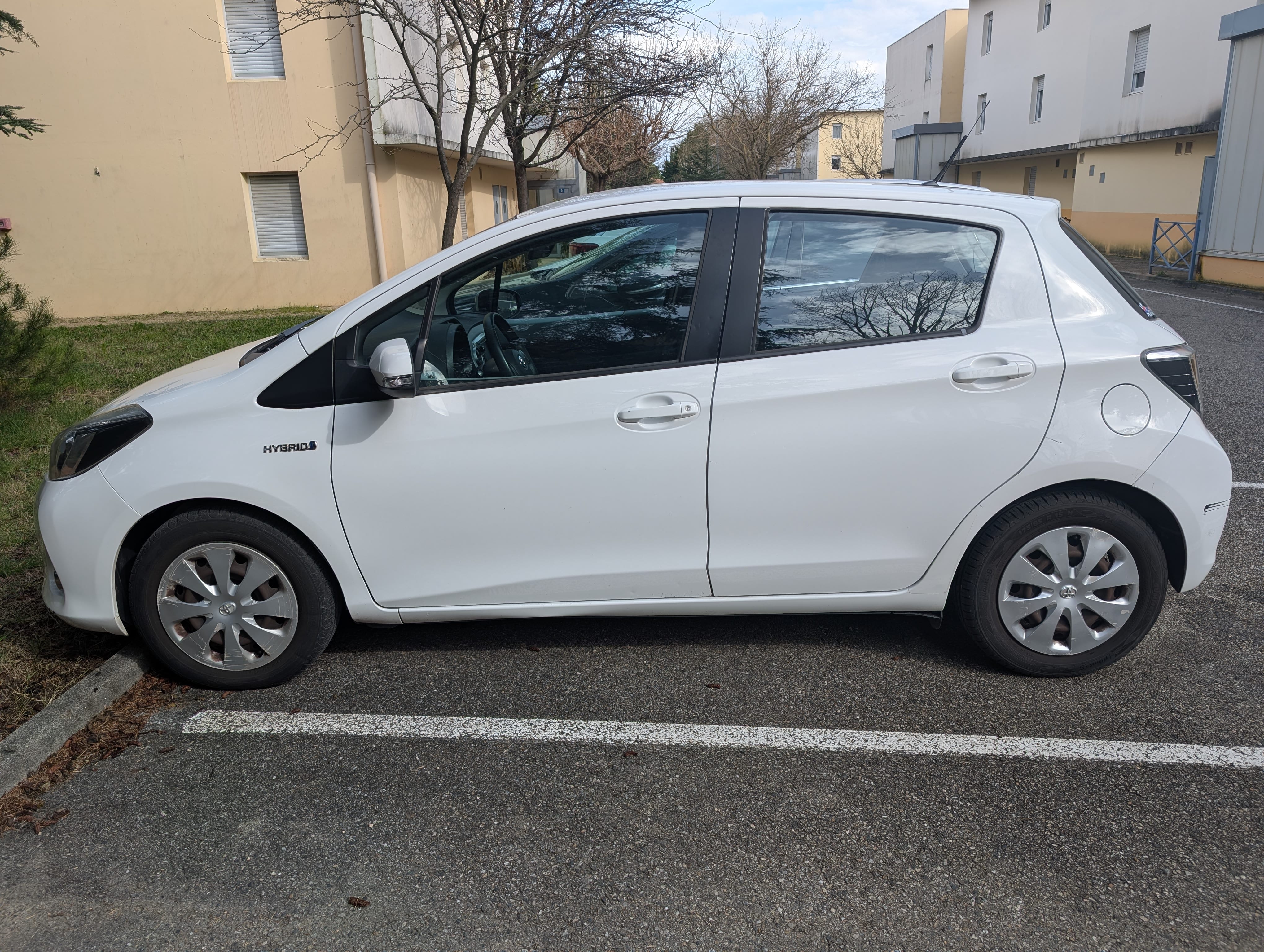 Toyota Yaris Hybride avec Climatisation