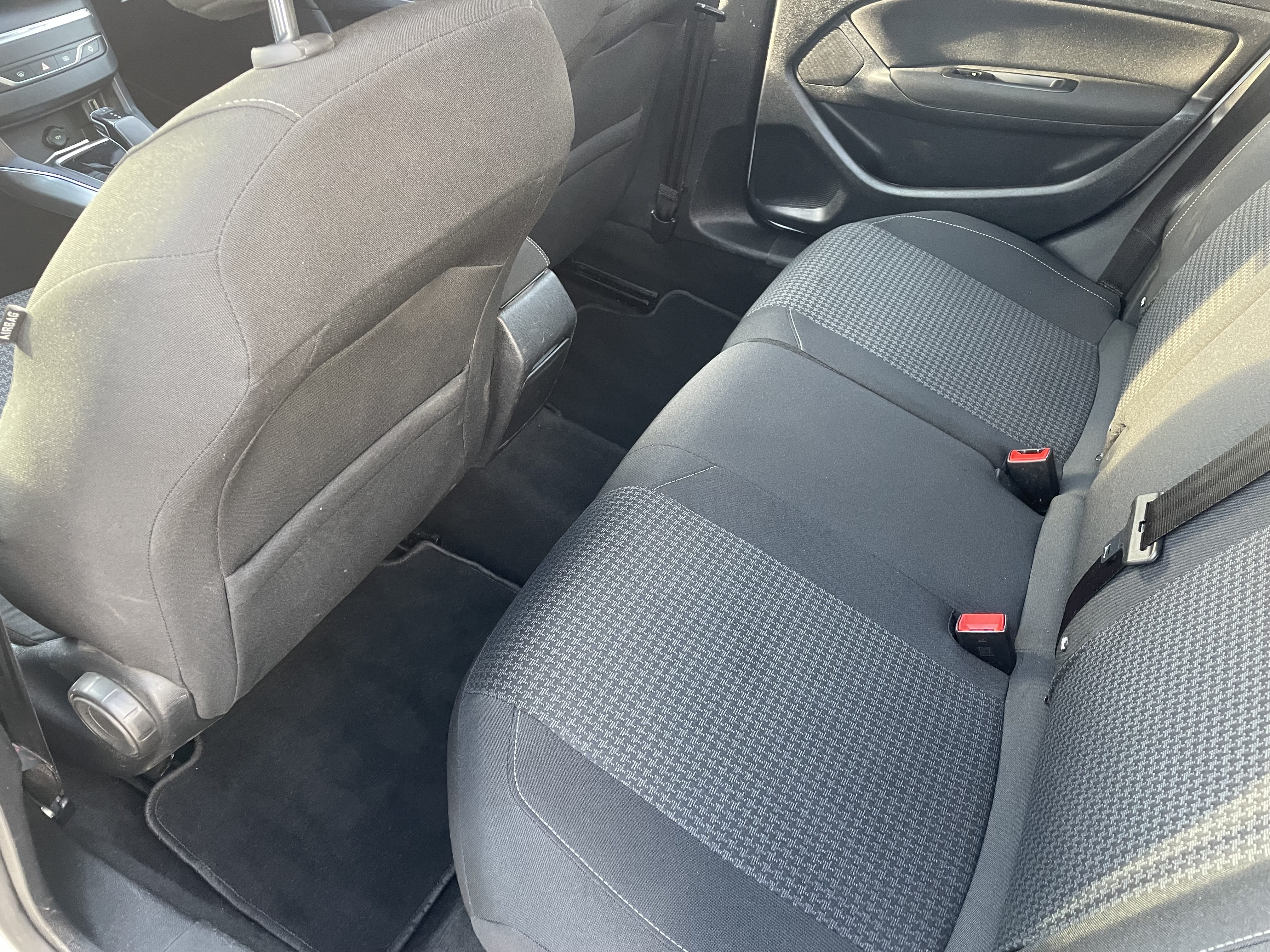 Peugeot 308 SW 1,5 hdi boîte auto 8 avec Attelage