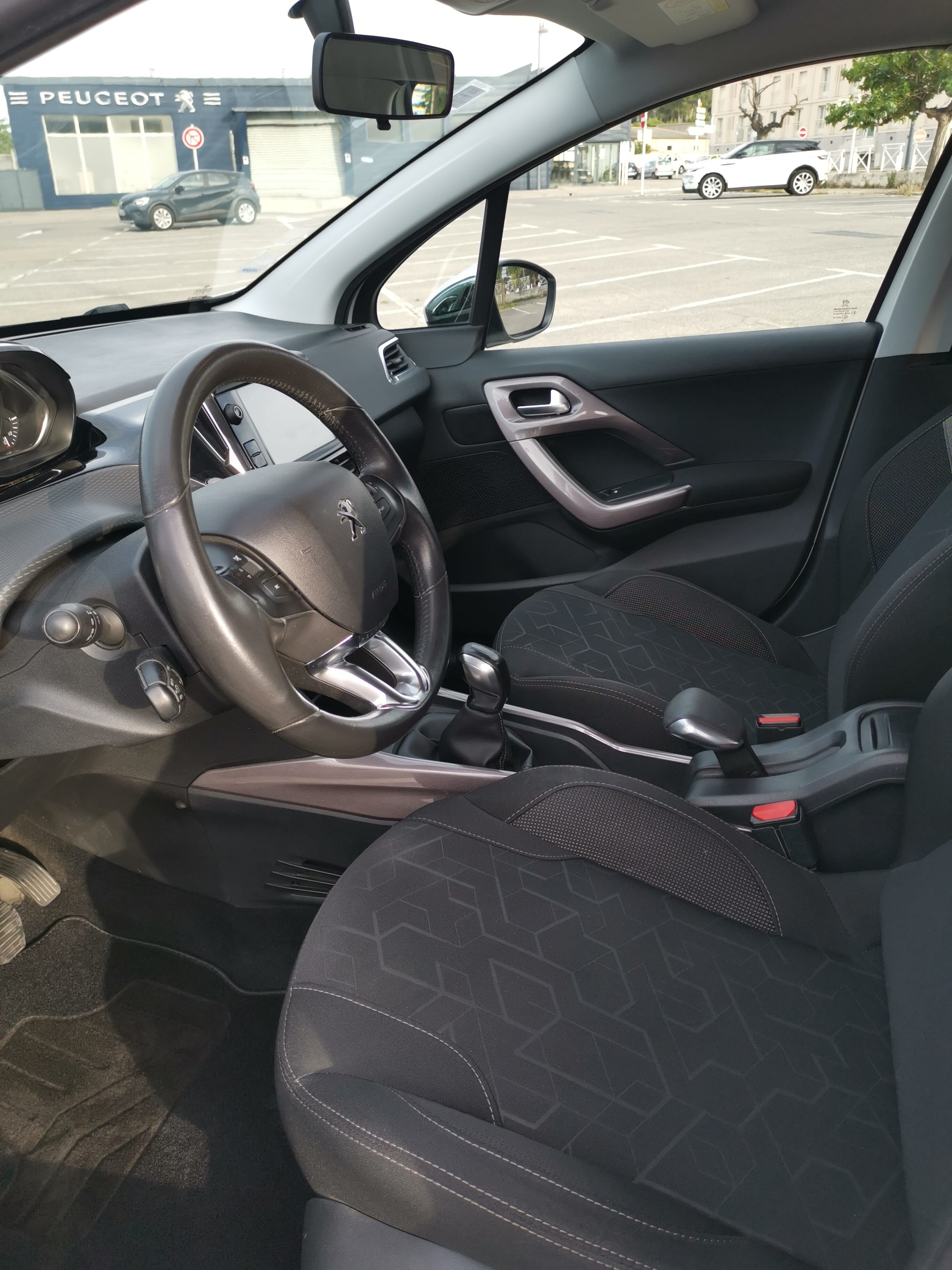 Peugeot 2008 Style 1.2l 82cv