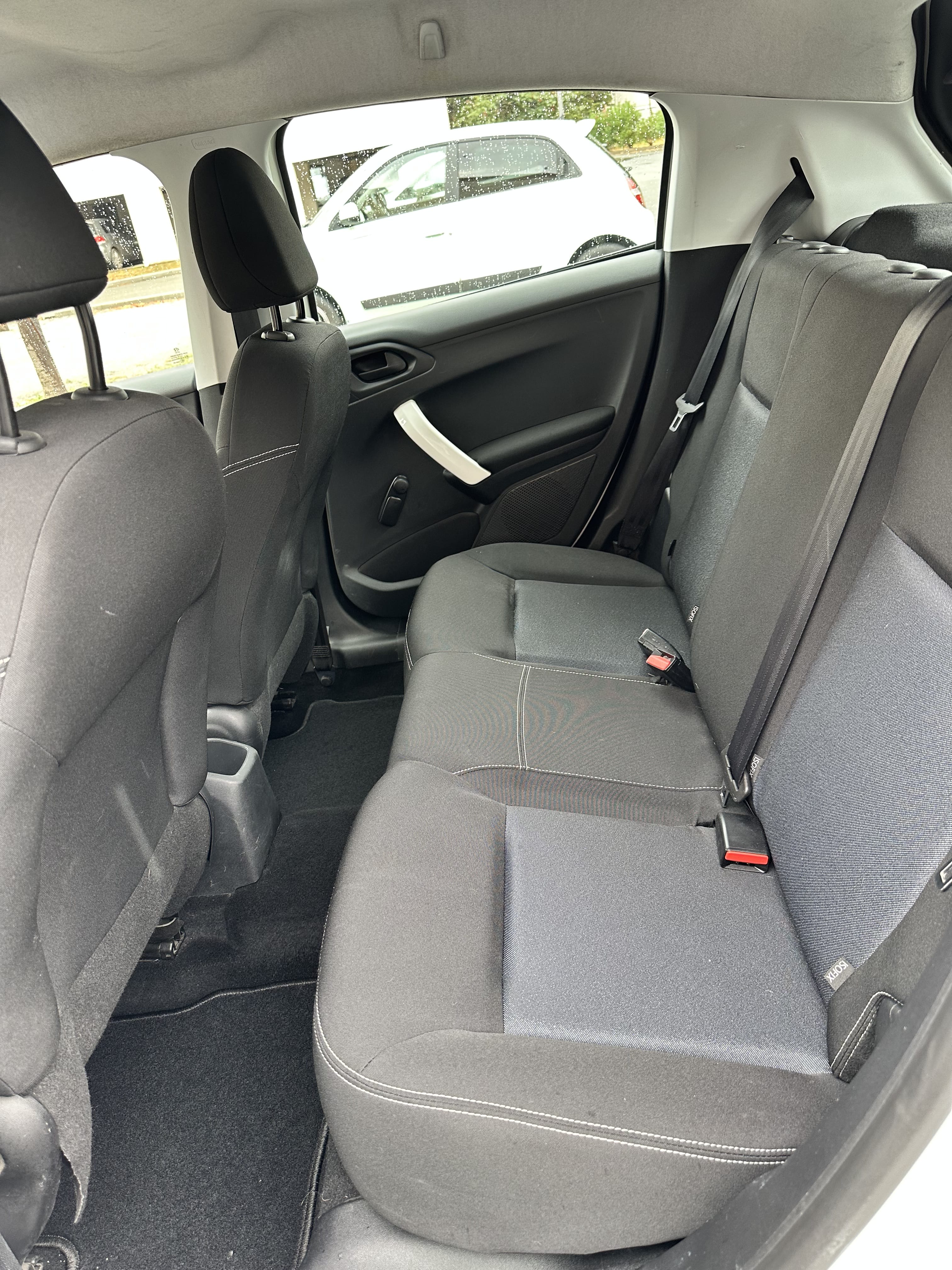 Peugeot 208 avec Entrée audio / iPod