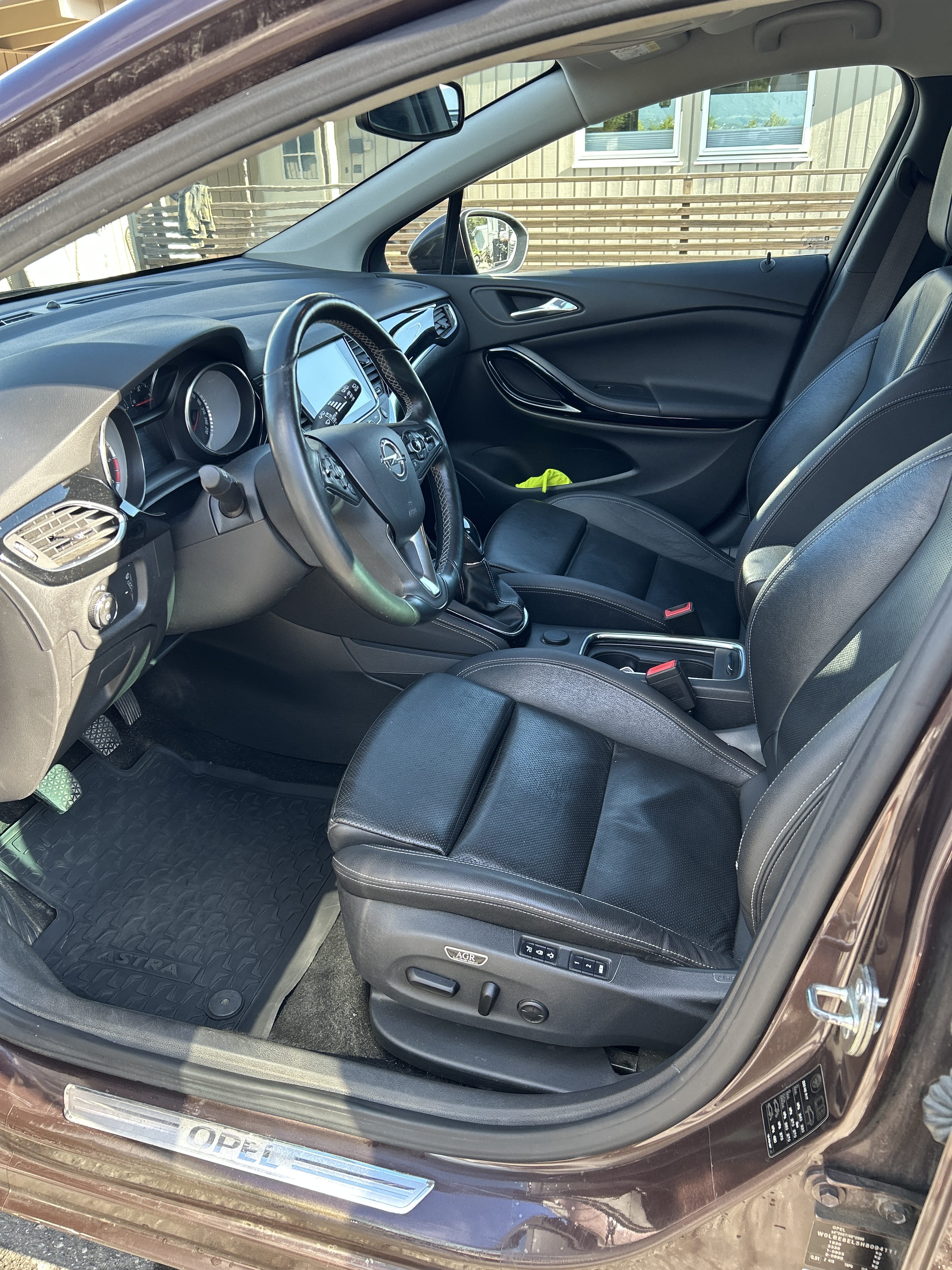 Opel Astra Sports Tourer Premium met Bluetooth audio