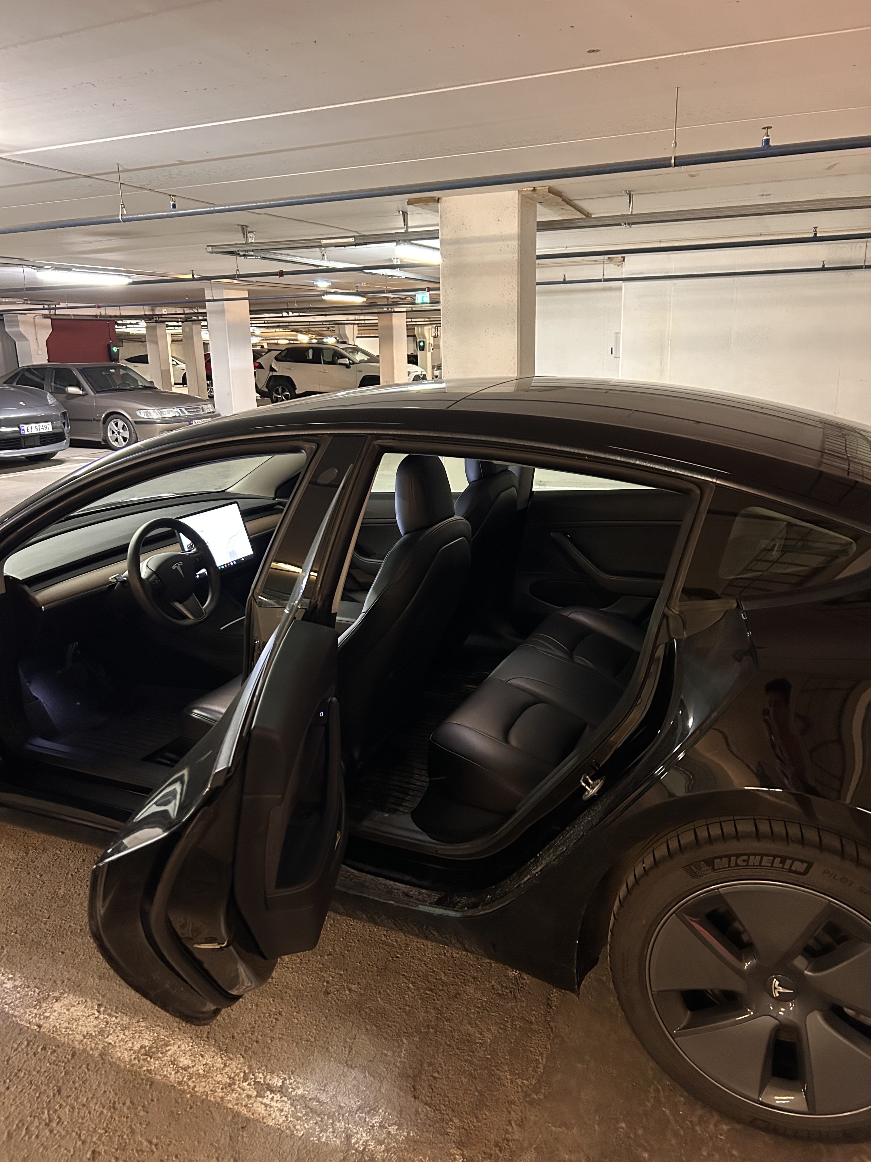 Tesla Model 3 Long Range med Dashcam