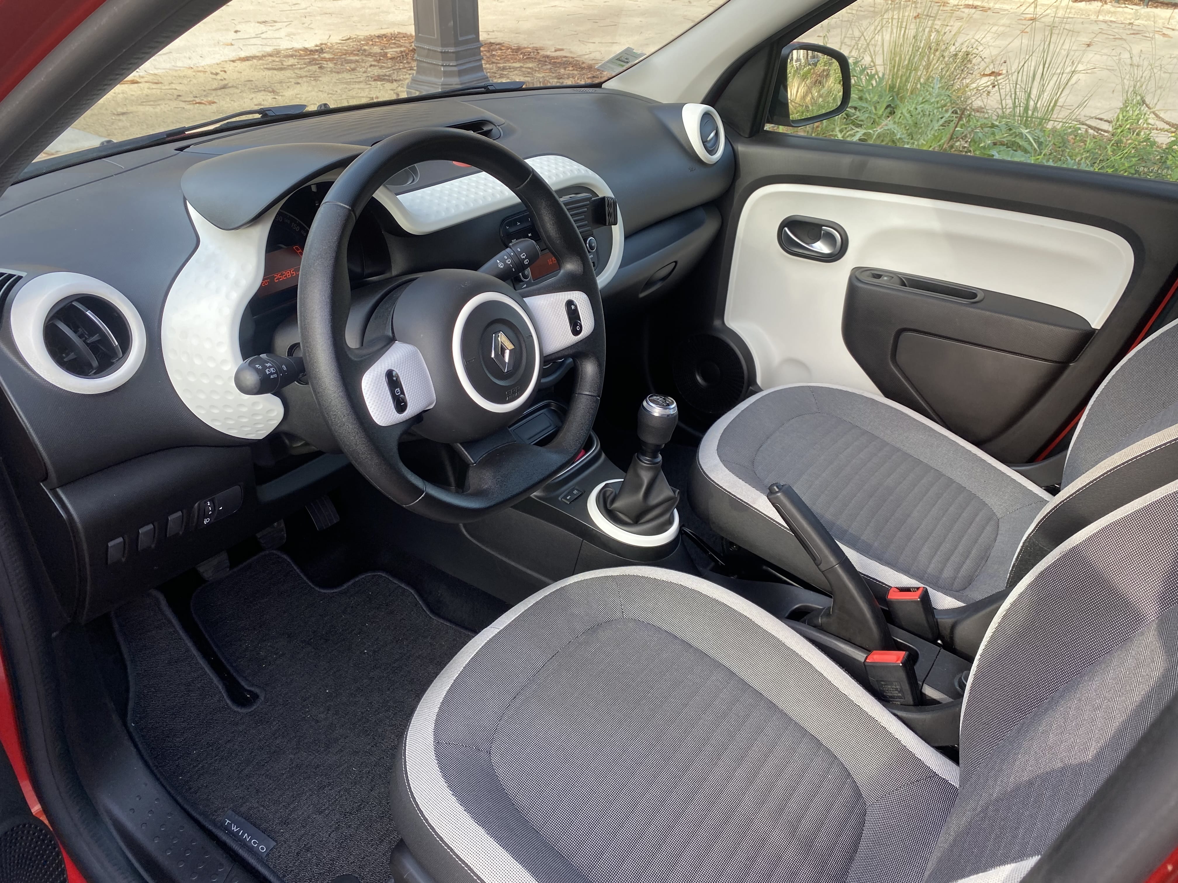 Renault Twingo Porte Châtillon / périphérique avec Audio Bluetooth
