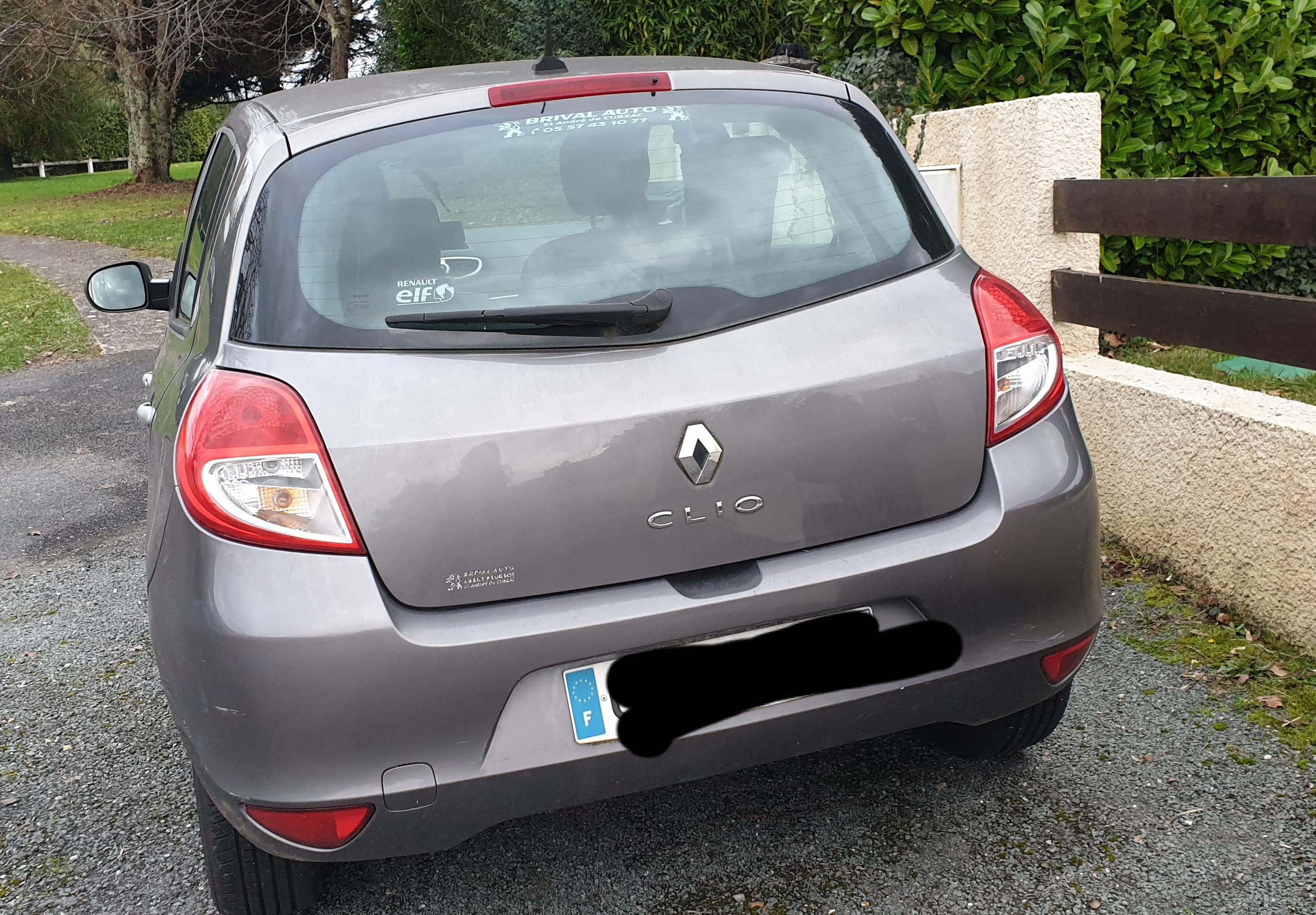 Renault Clio 3     1.2 l essence avec GPS
