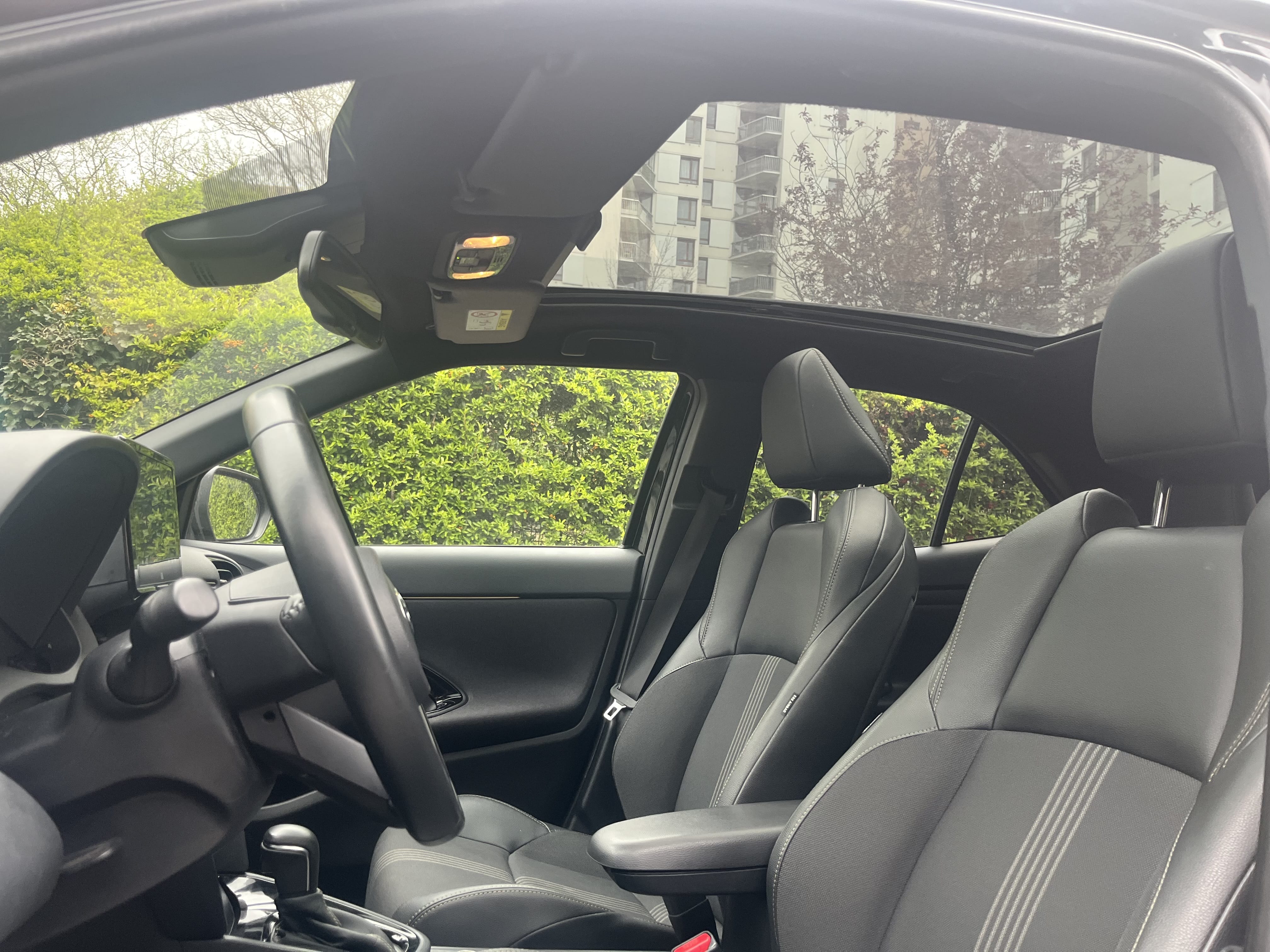 Toyota Yaris Cross Hybrid, 2023, Essence 95 / Électrique (hybride), automatique