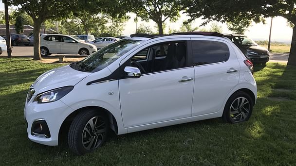 Peugeot 108 USB Bluetooth (ALLURE)