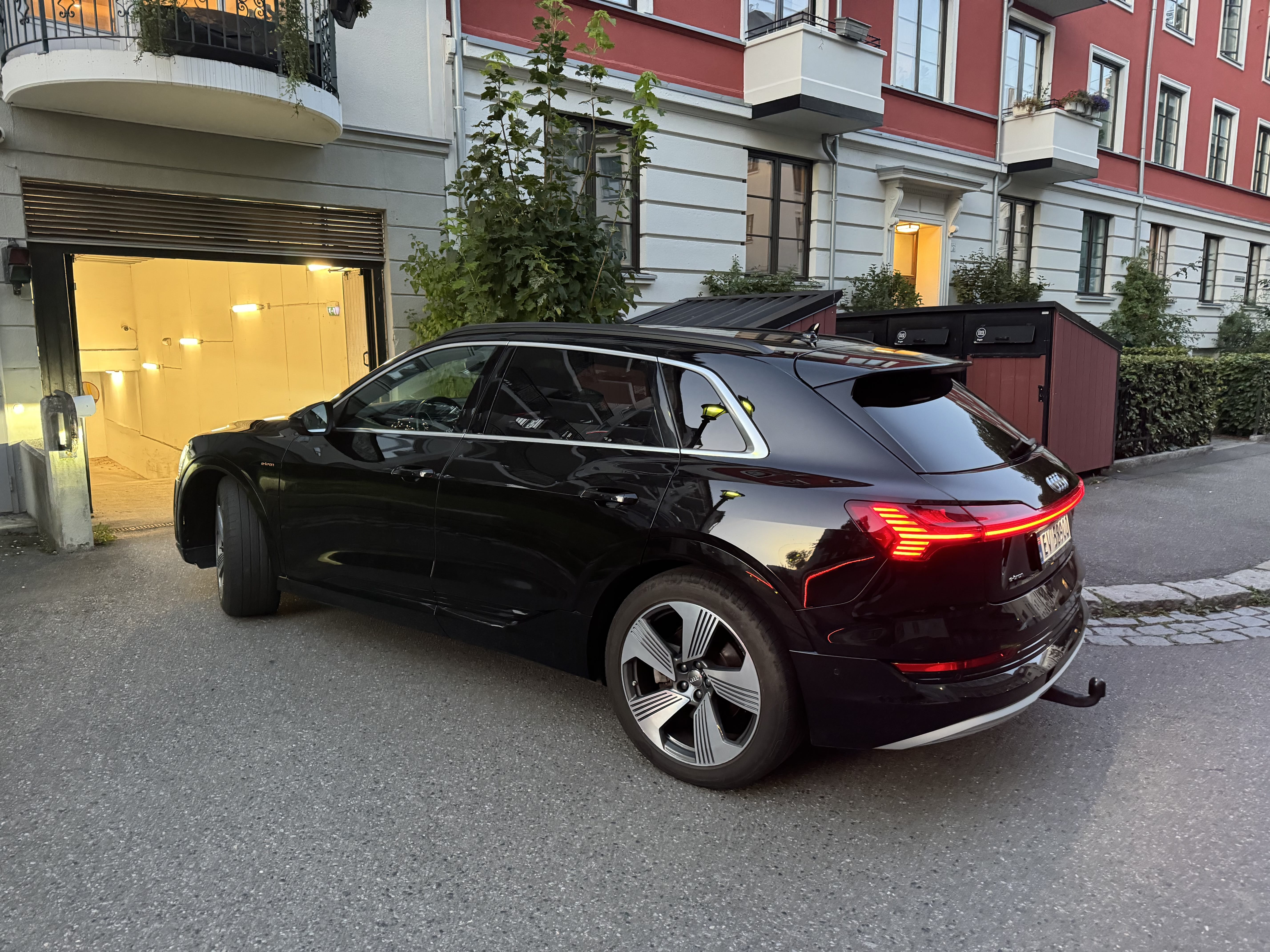 Audi e-tron, 2019, Elektrisk, automatisk