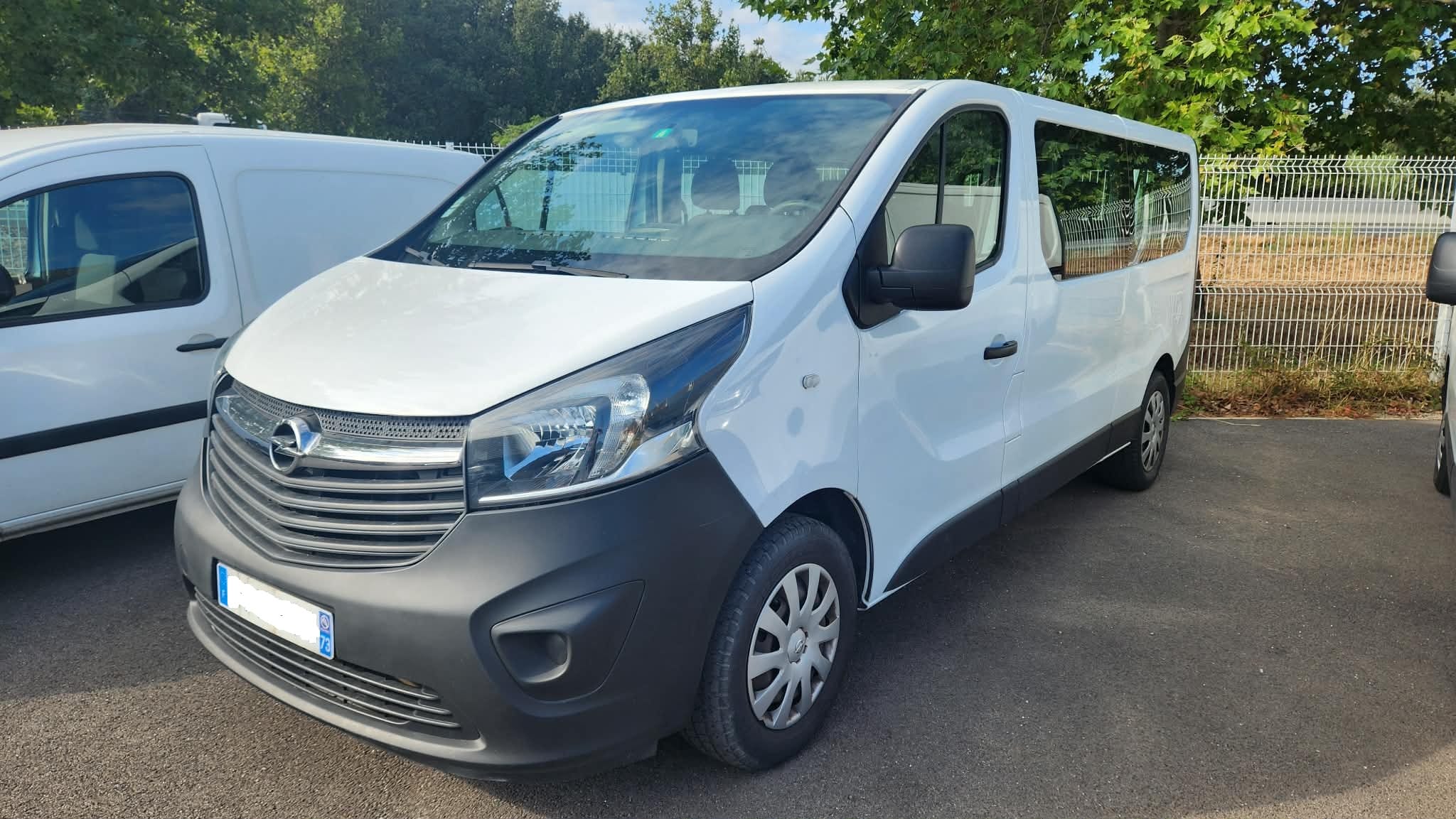 Opel Vivaro Combi avec Climatisation