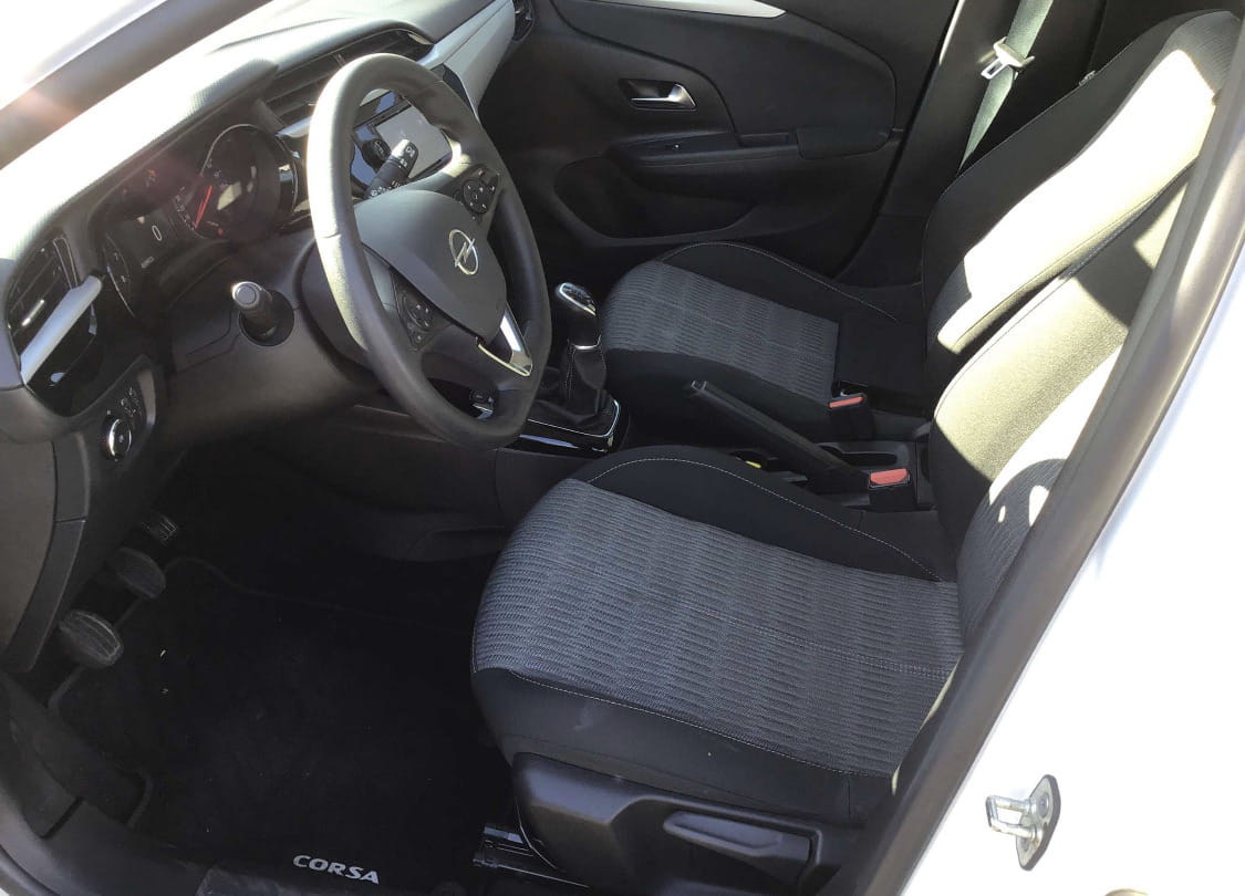 Opel Corsa 1.2i Edition, Airco (gare du Midi) met Bluetooth audio