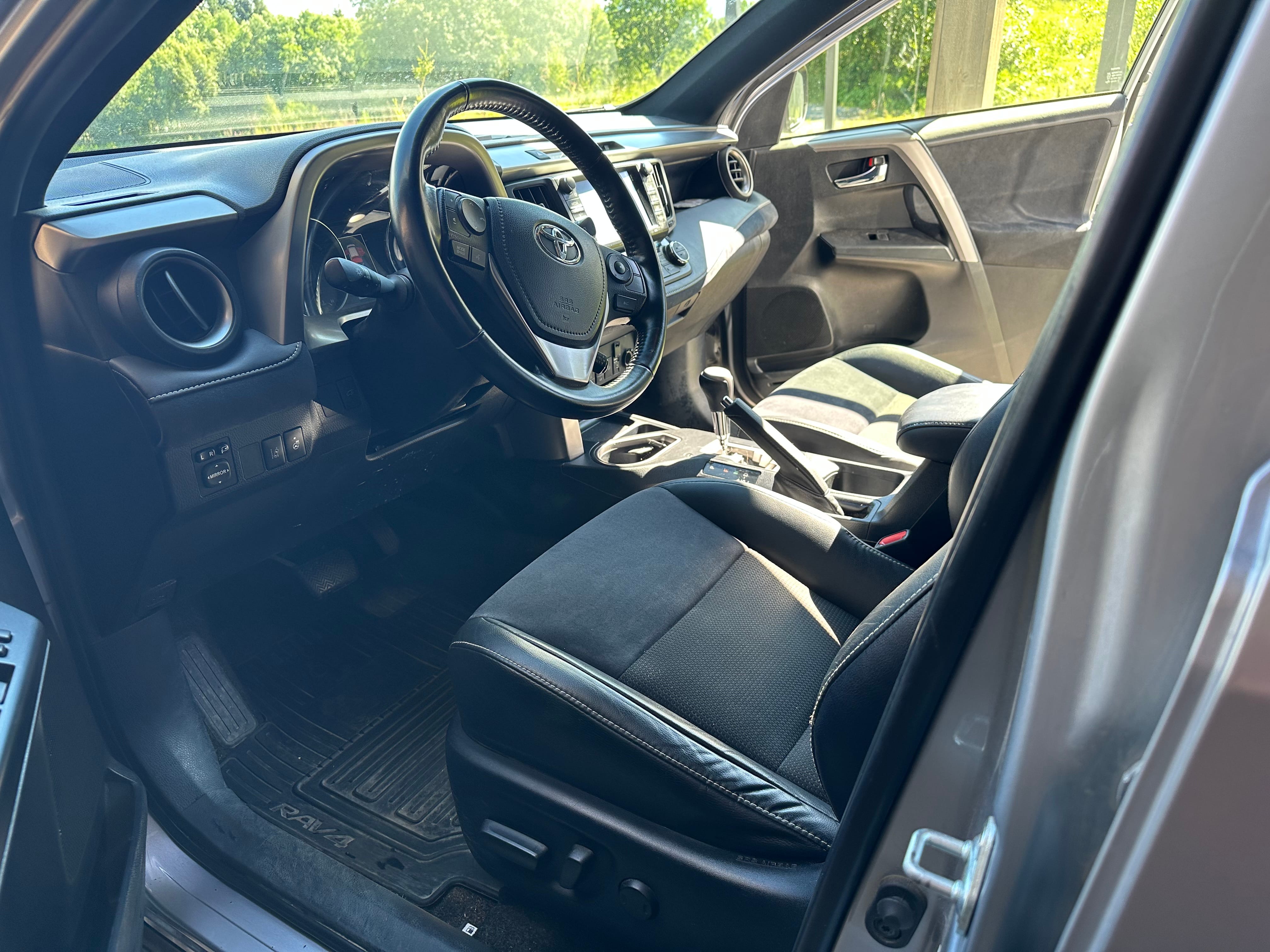 Toyota Rav4 Hybrid med GPS