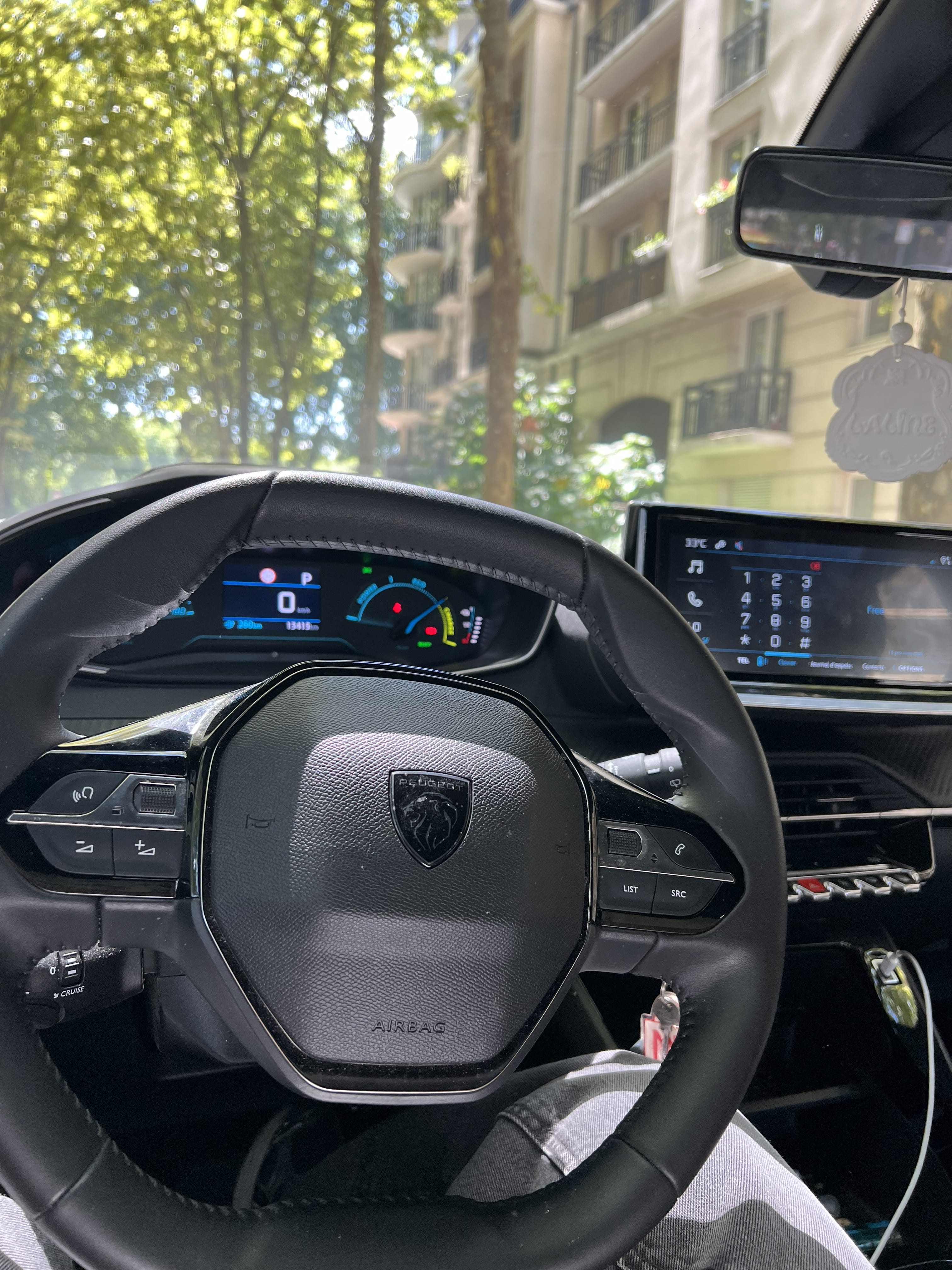 Peugeot e-2008 avec Régulateur de vitesse