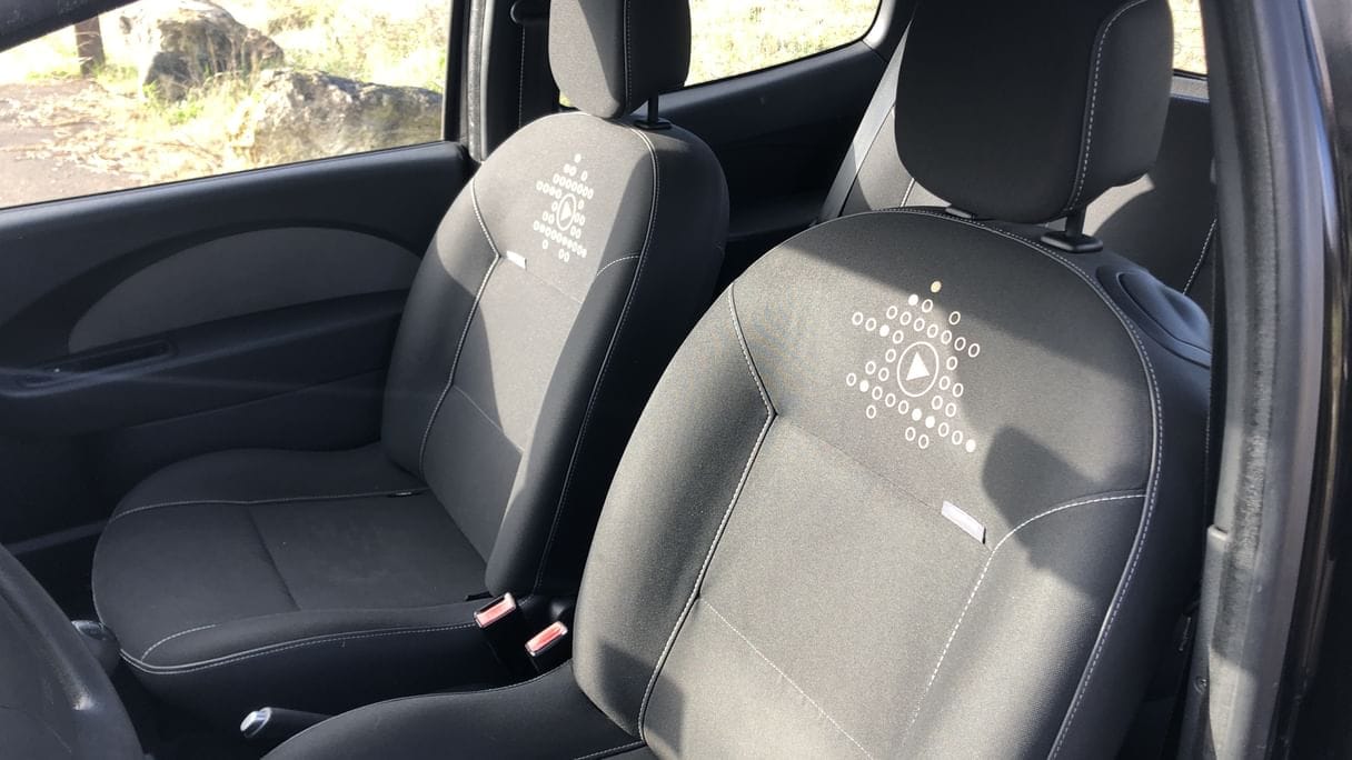 Renault Twingo II 1.2 essence 75 ch à Pessac & aéroport Bordeaux (réf BT476) avec Entrée audio / iPod