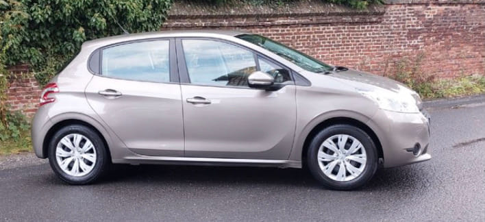 Peugeot 208 avec Climatisation