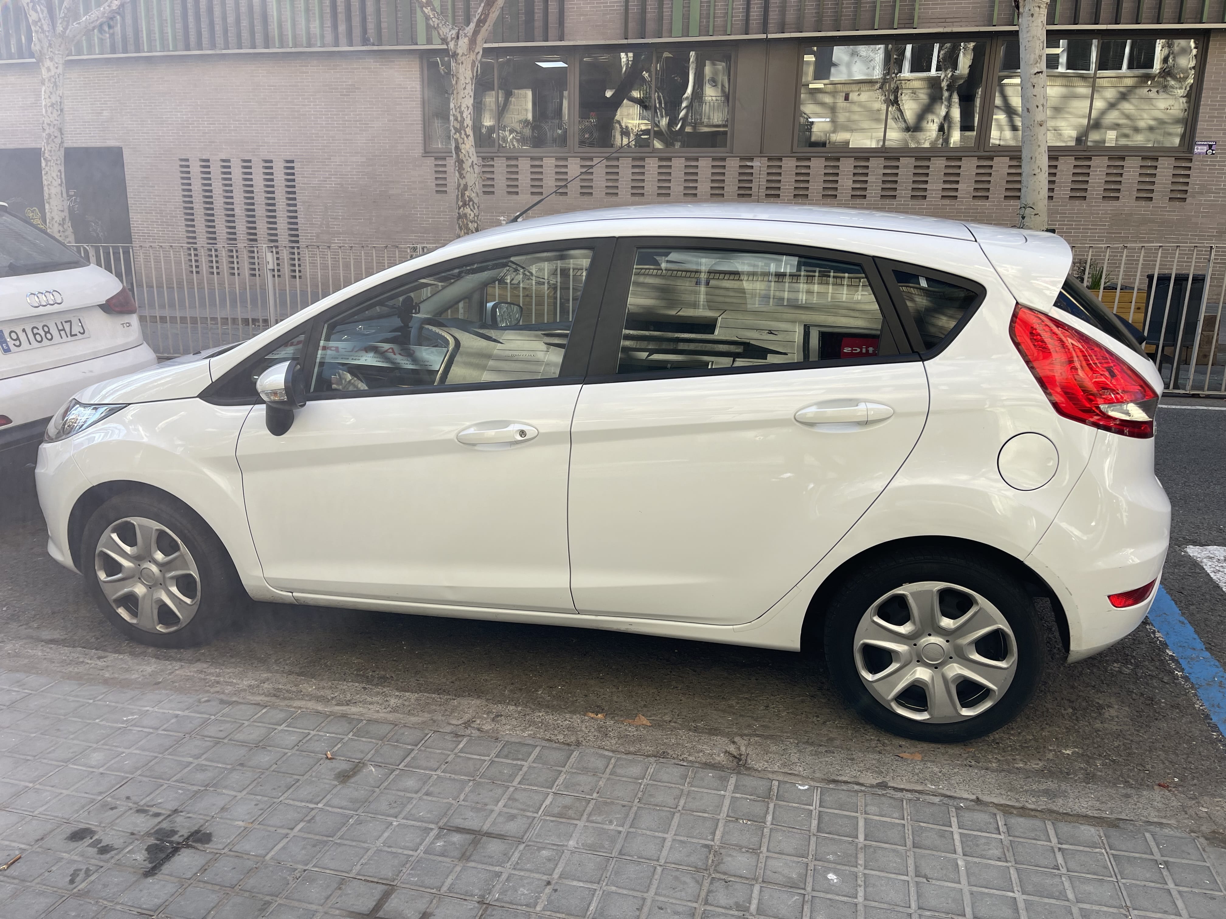 Ford Fiesta avec Climatisation