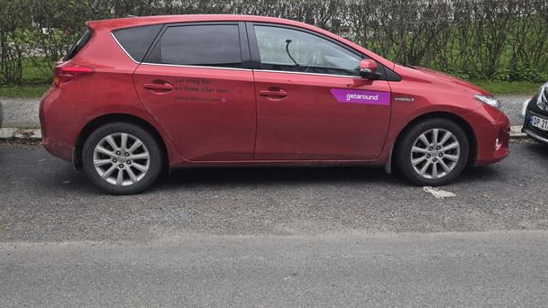 Toyota Auris 1,8 Bensin, Automat, perfekt for korte og lange kjøreturer. med Aircondition