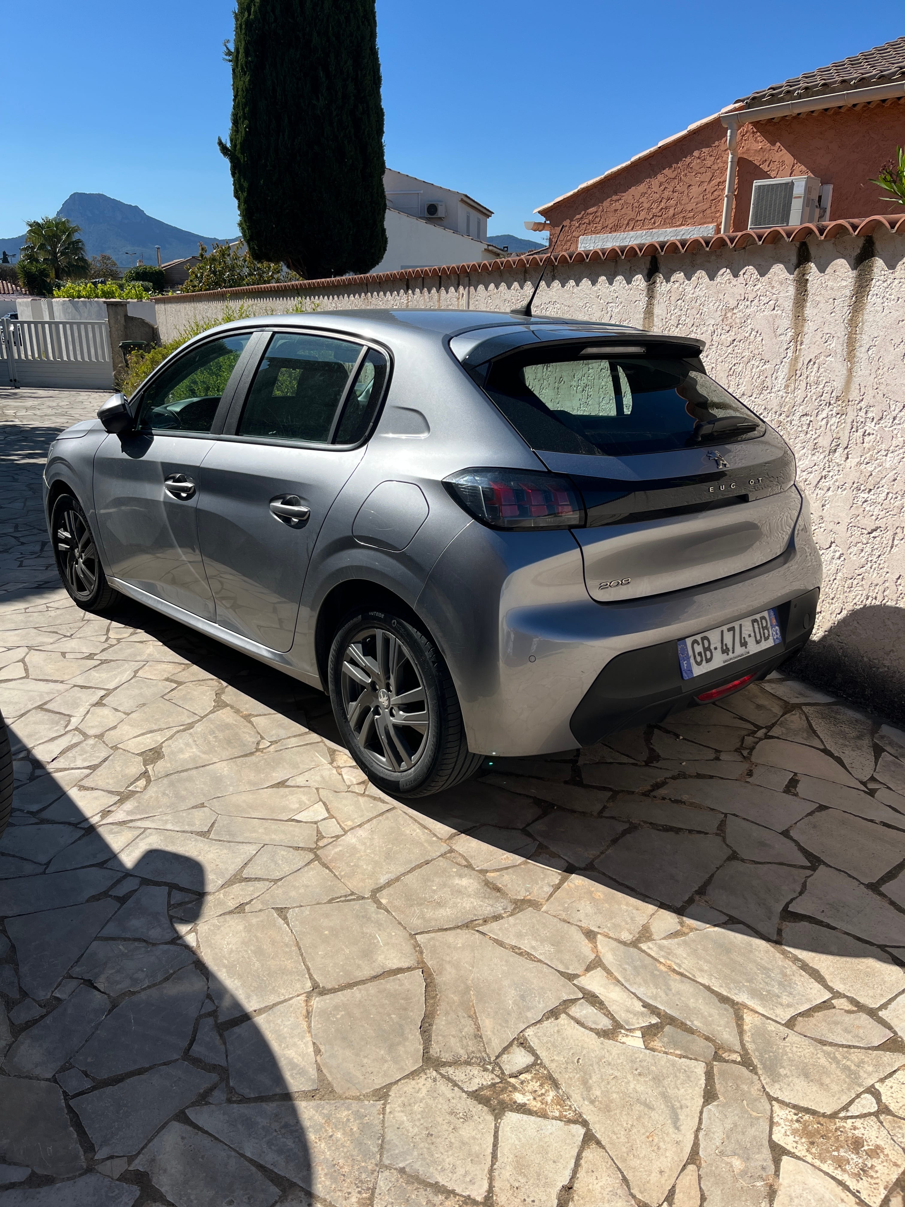 Peugeot 208 avec Caméra de recul