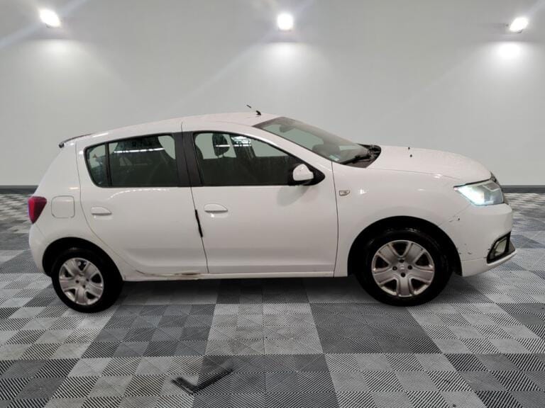 Dacia Sandero Lauréate with Air conditioning