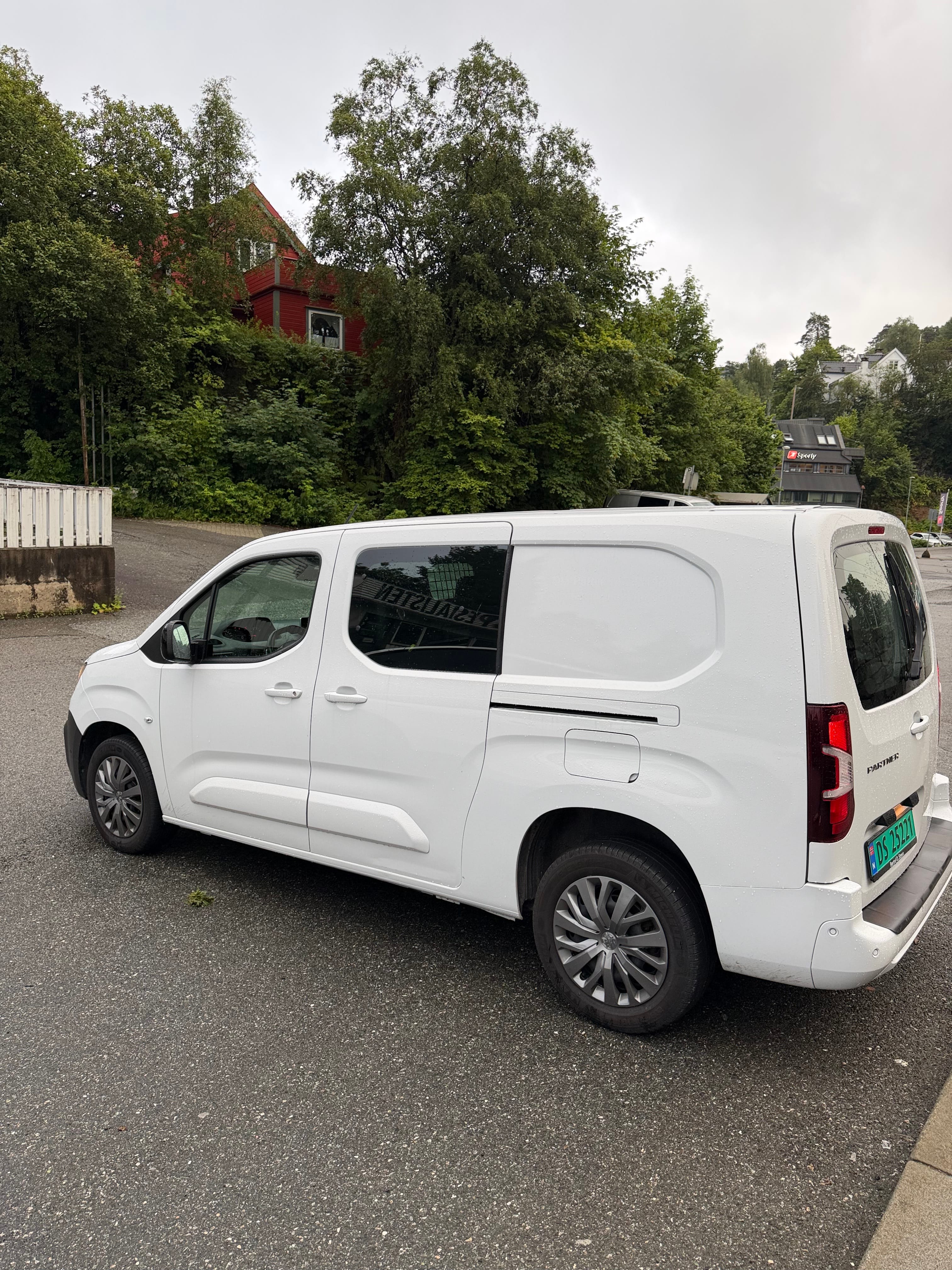 Peugeot Partner Varebil med Aircondition