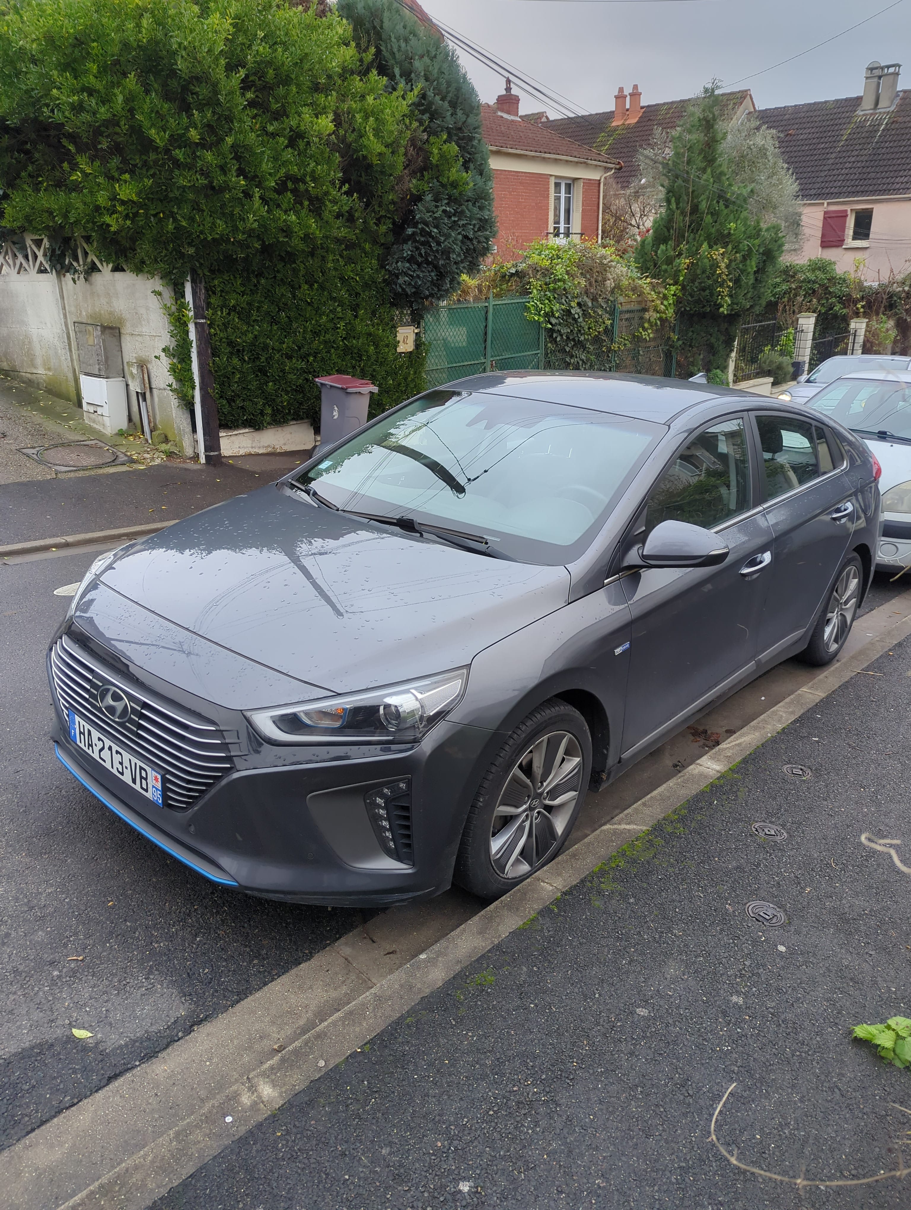 Hyundai Ioniq, 2019, Essence 95 / Électrique (hybride), automatique