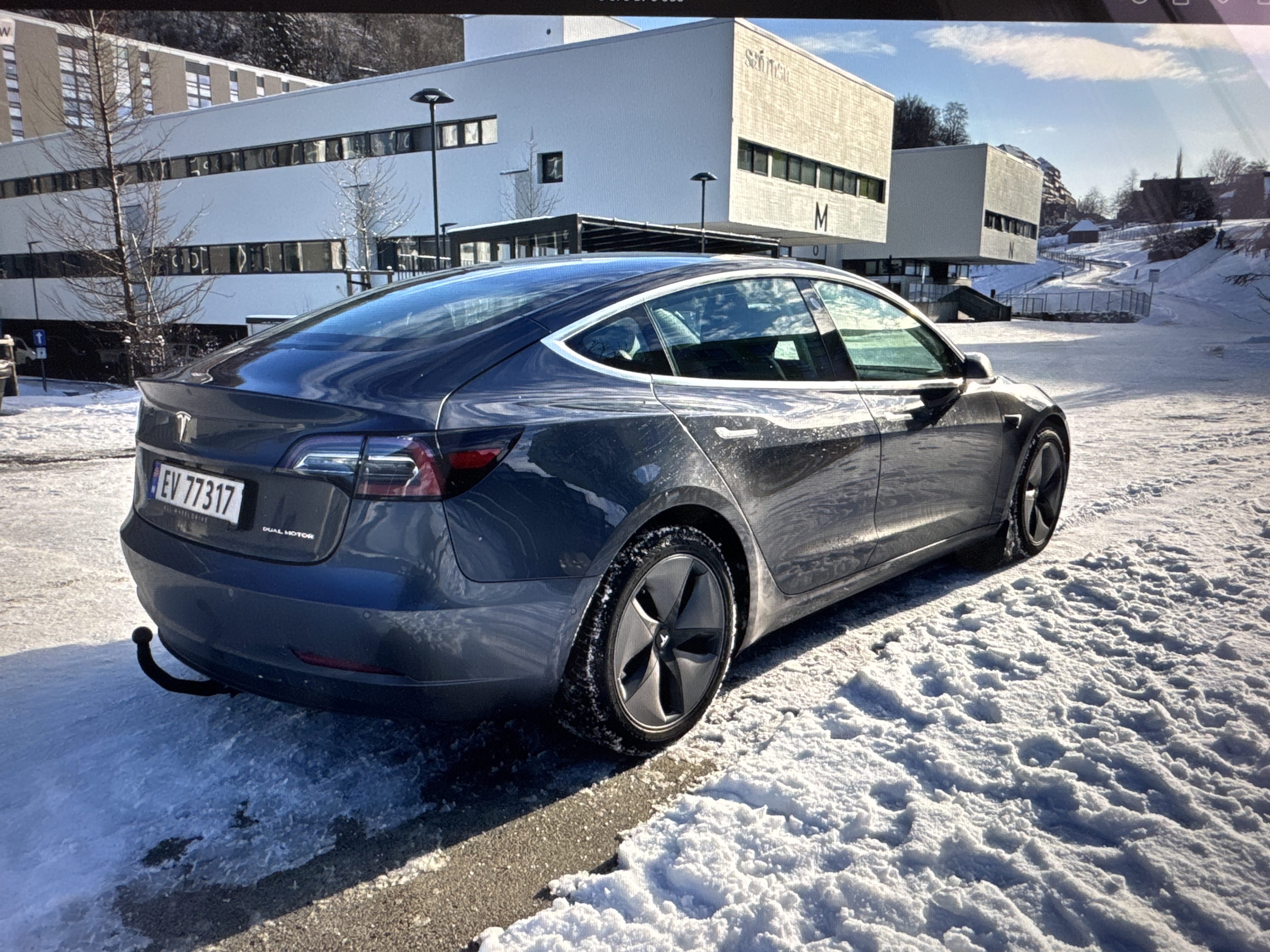 Tesla Model 3 Long Range All Wheel Drive med Ryggekamera