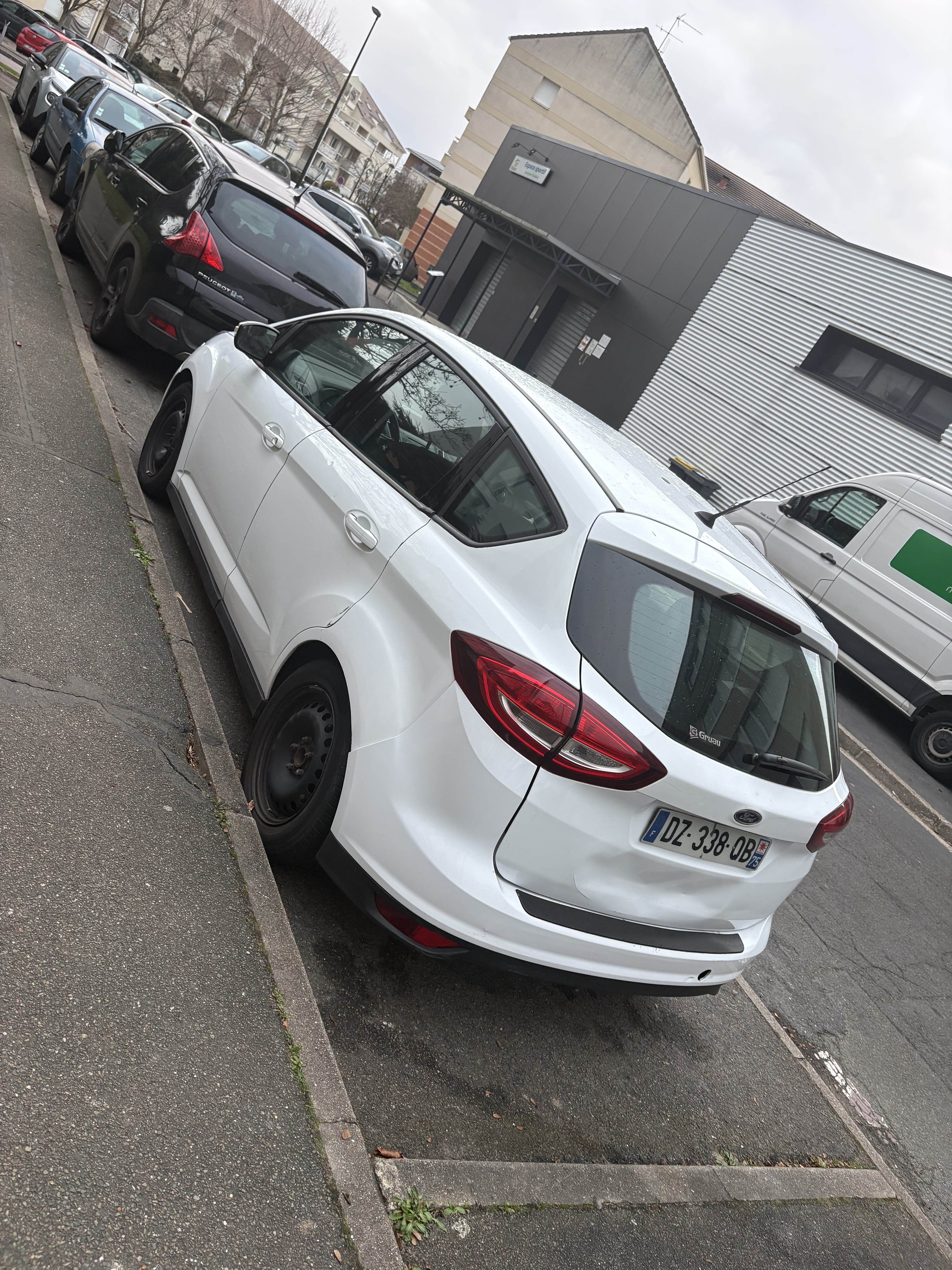 Ford C-Max avec Régulateur de vitesse