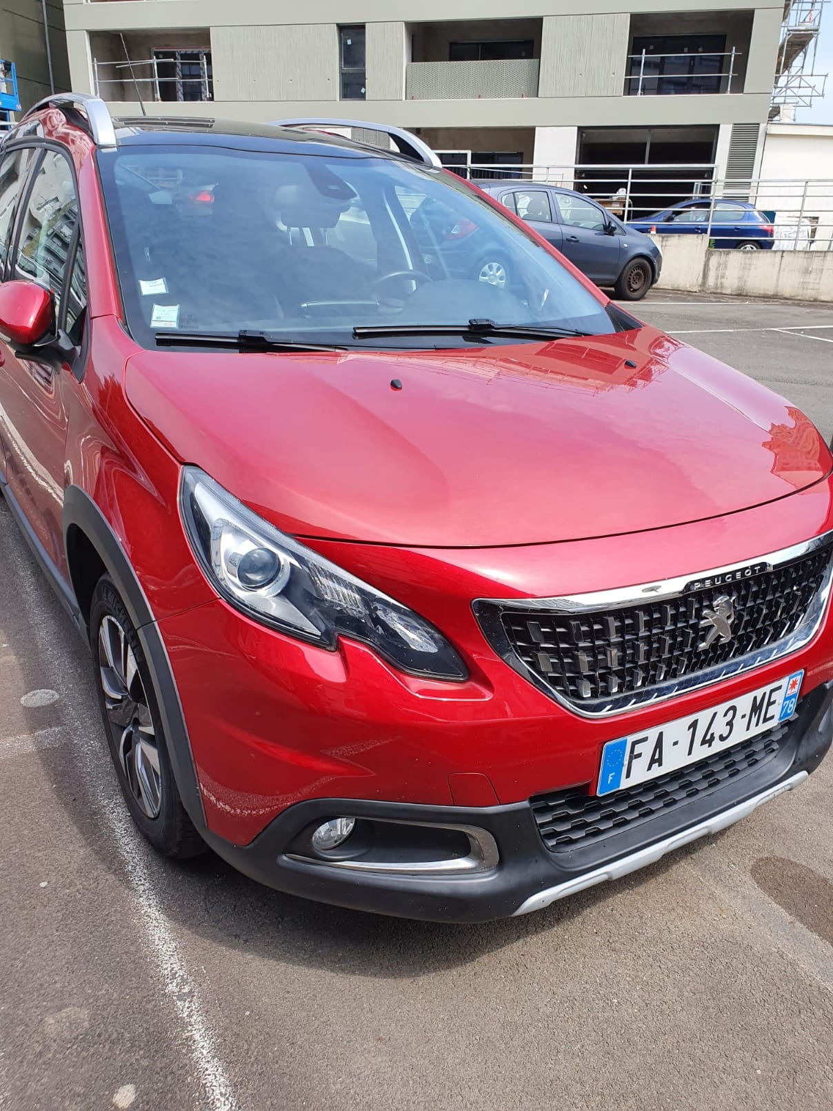 Peugeot 2008 rouge 6 c v, 2018, Essence 95