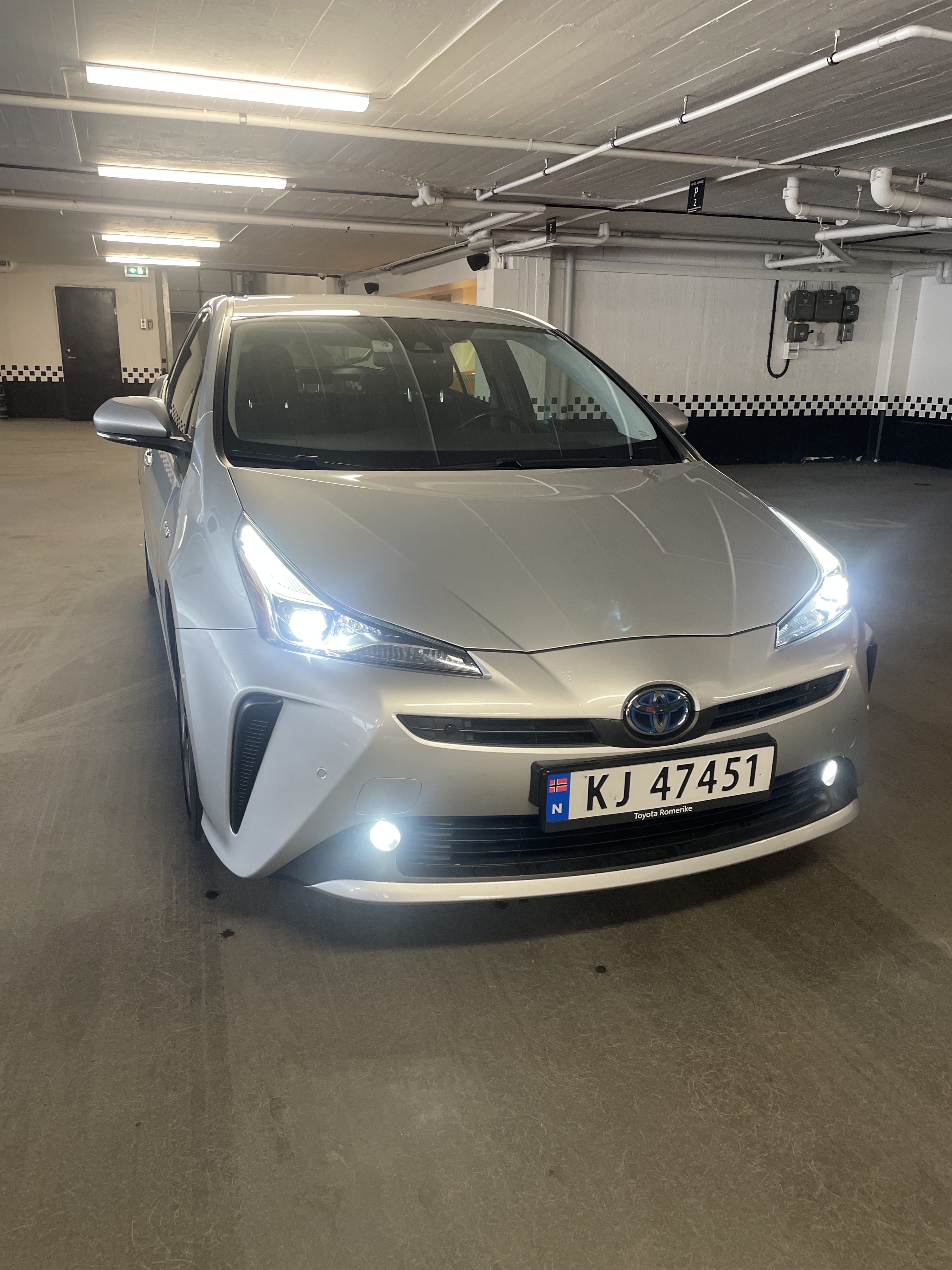 Toyota Prius LE AWD-E med Aircondition