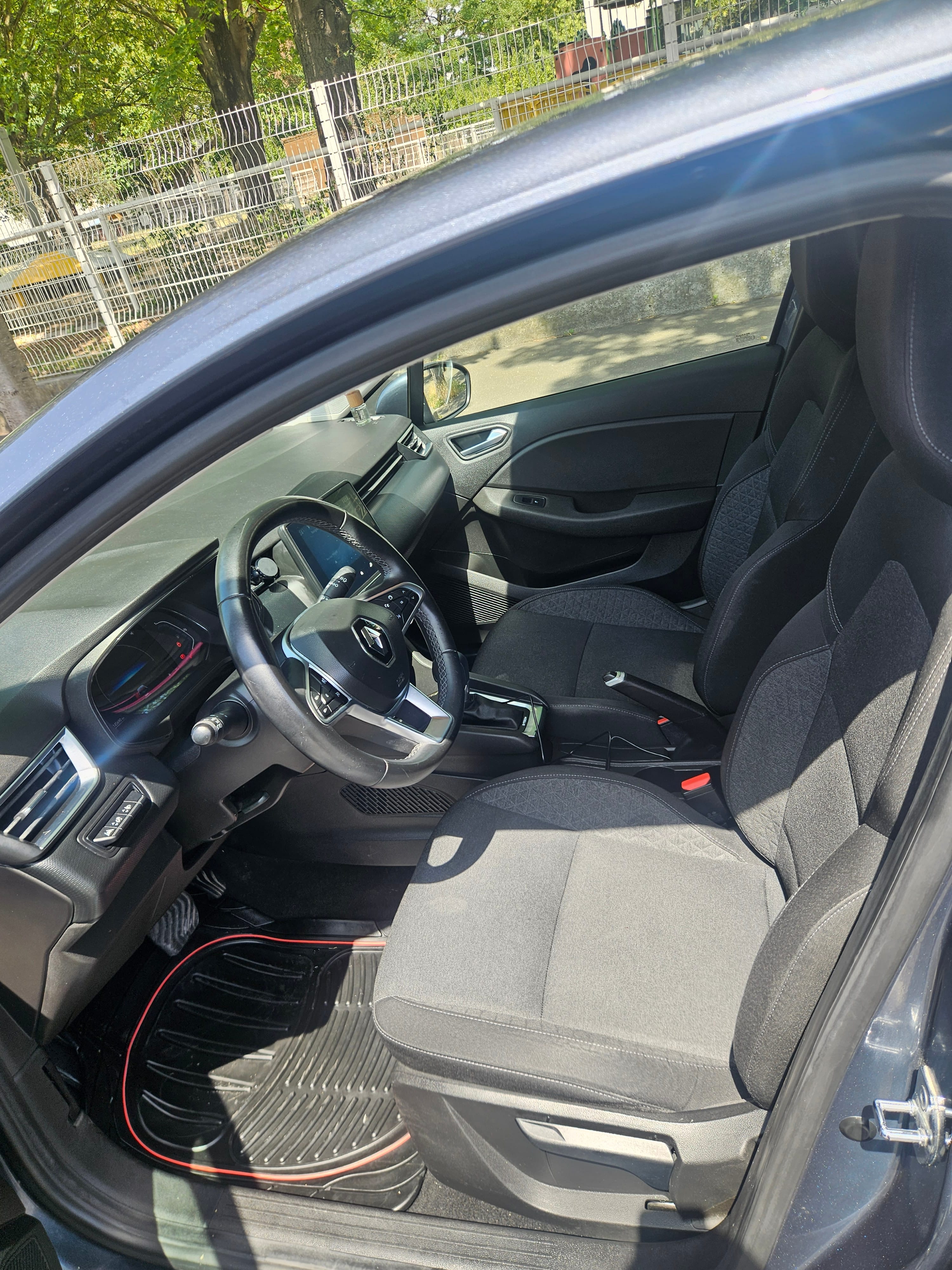 Renault Clio E-tech avec Apple CarPlay