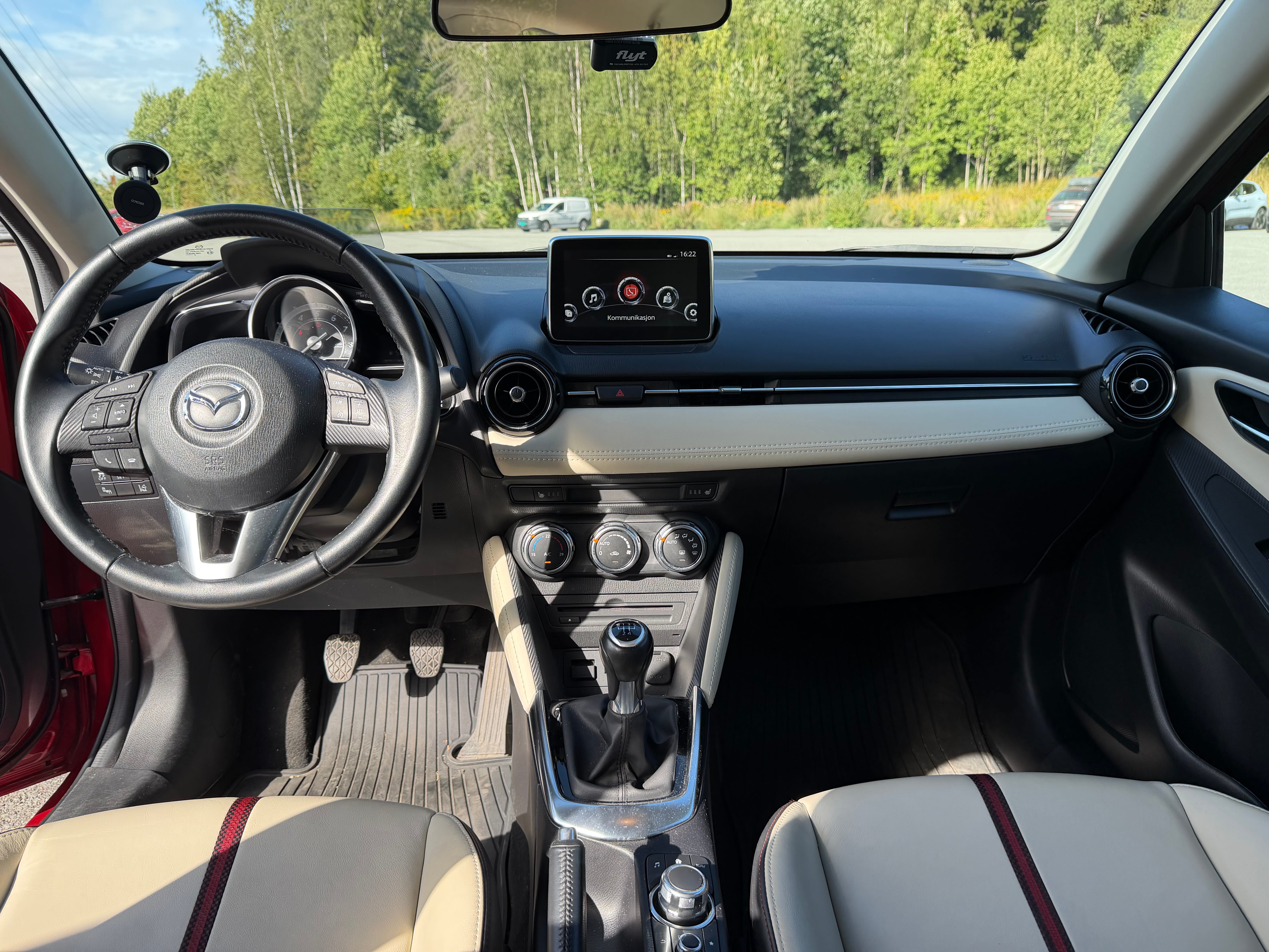 Mazda 2 med Cruisekontroll