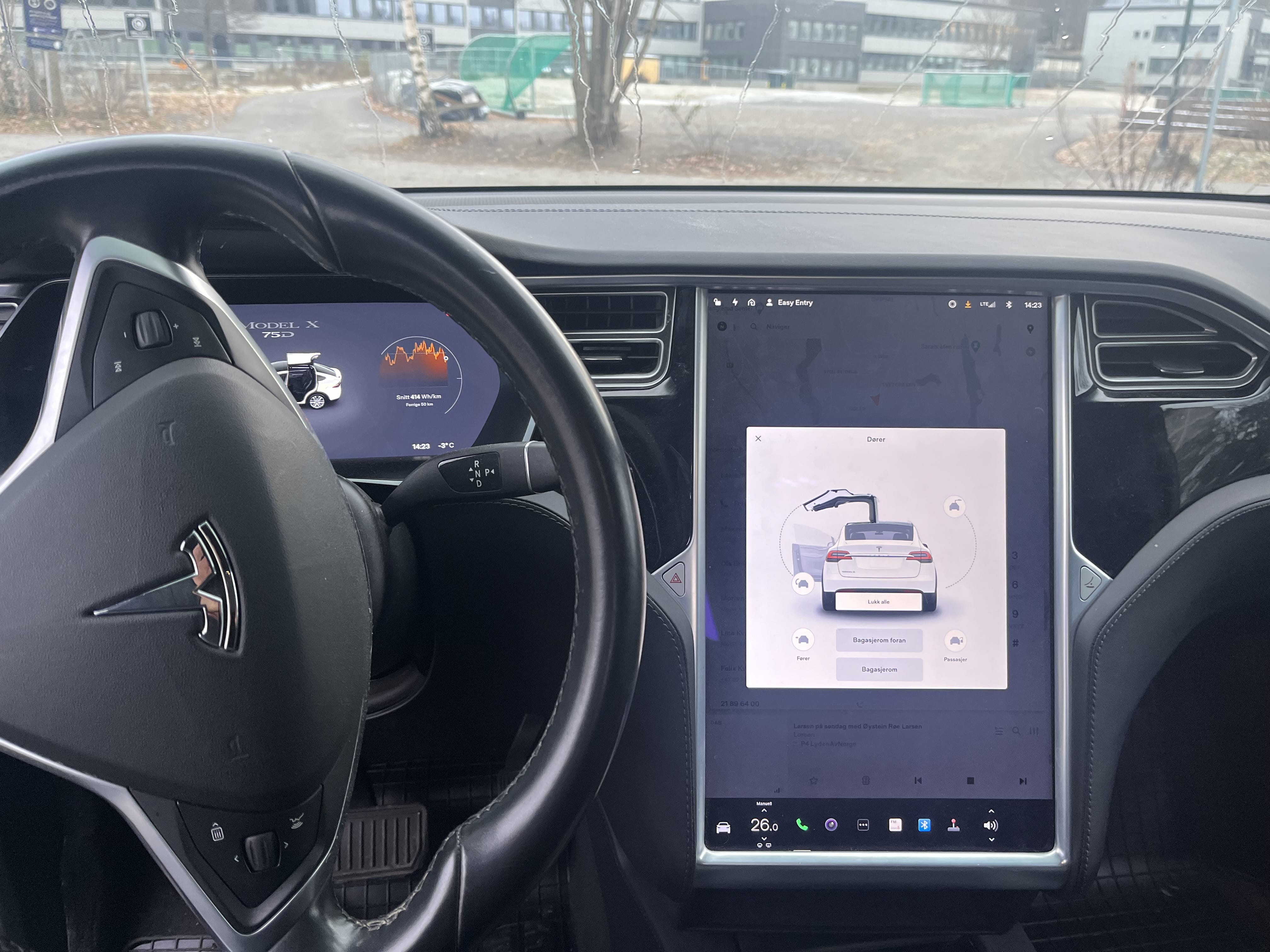 Tesla Model X med Cruisekontroll