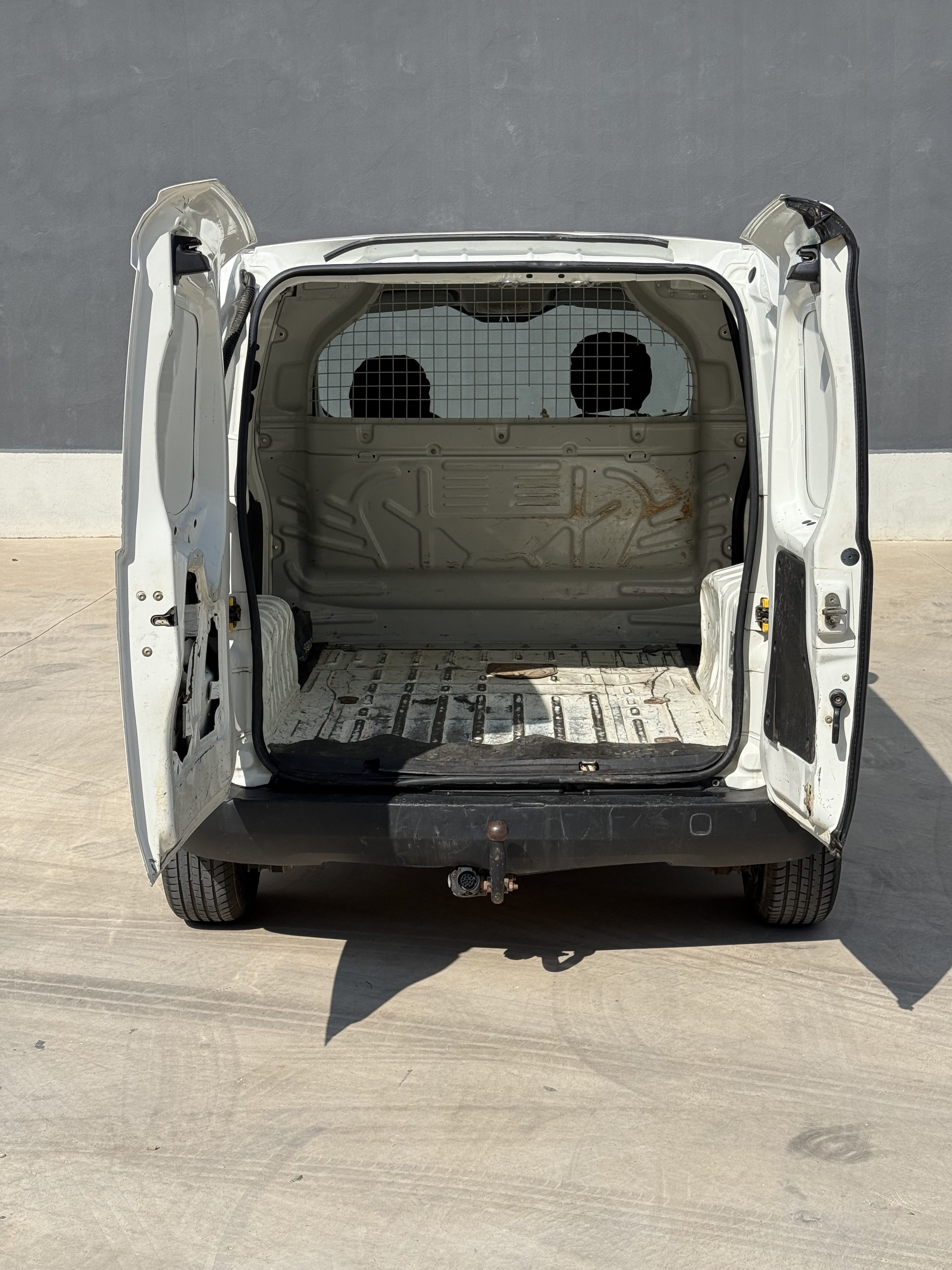 Peugeot Bipper con Audio Bluetooth