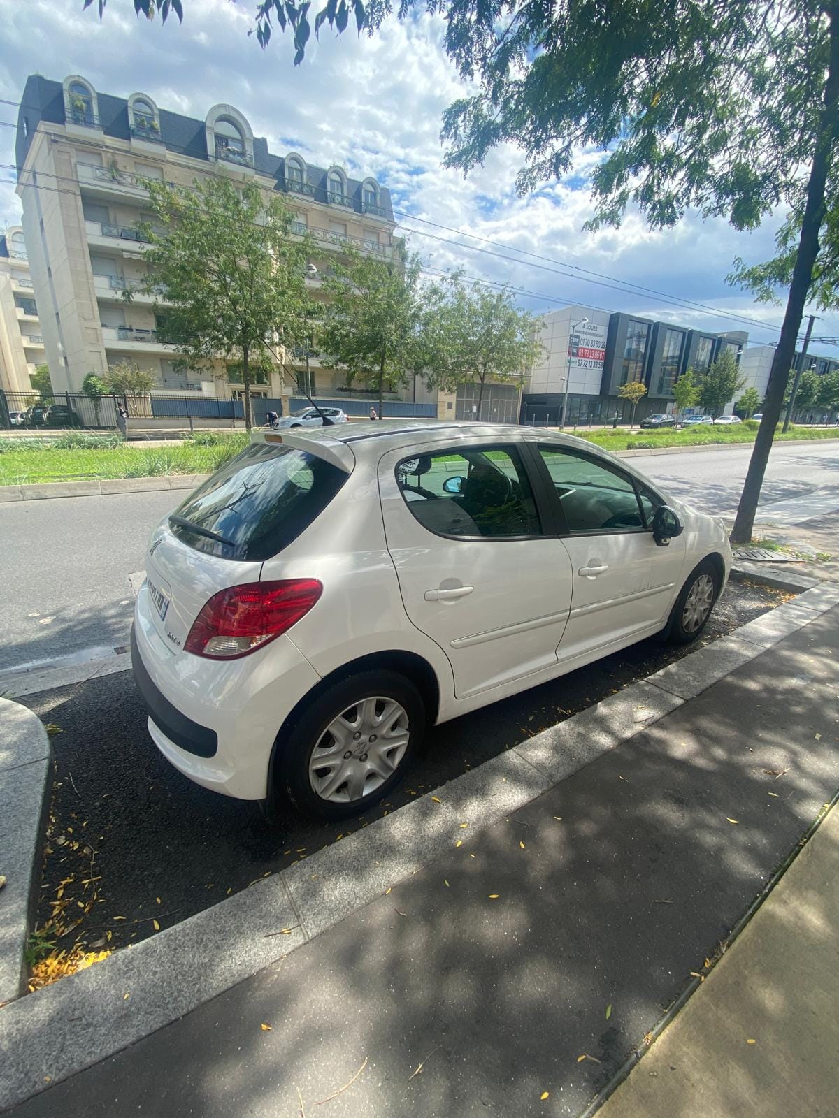 Peugeot 207+ avec Régulateur de vitesse