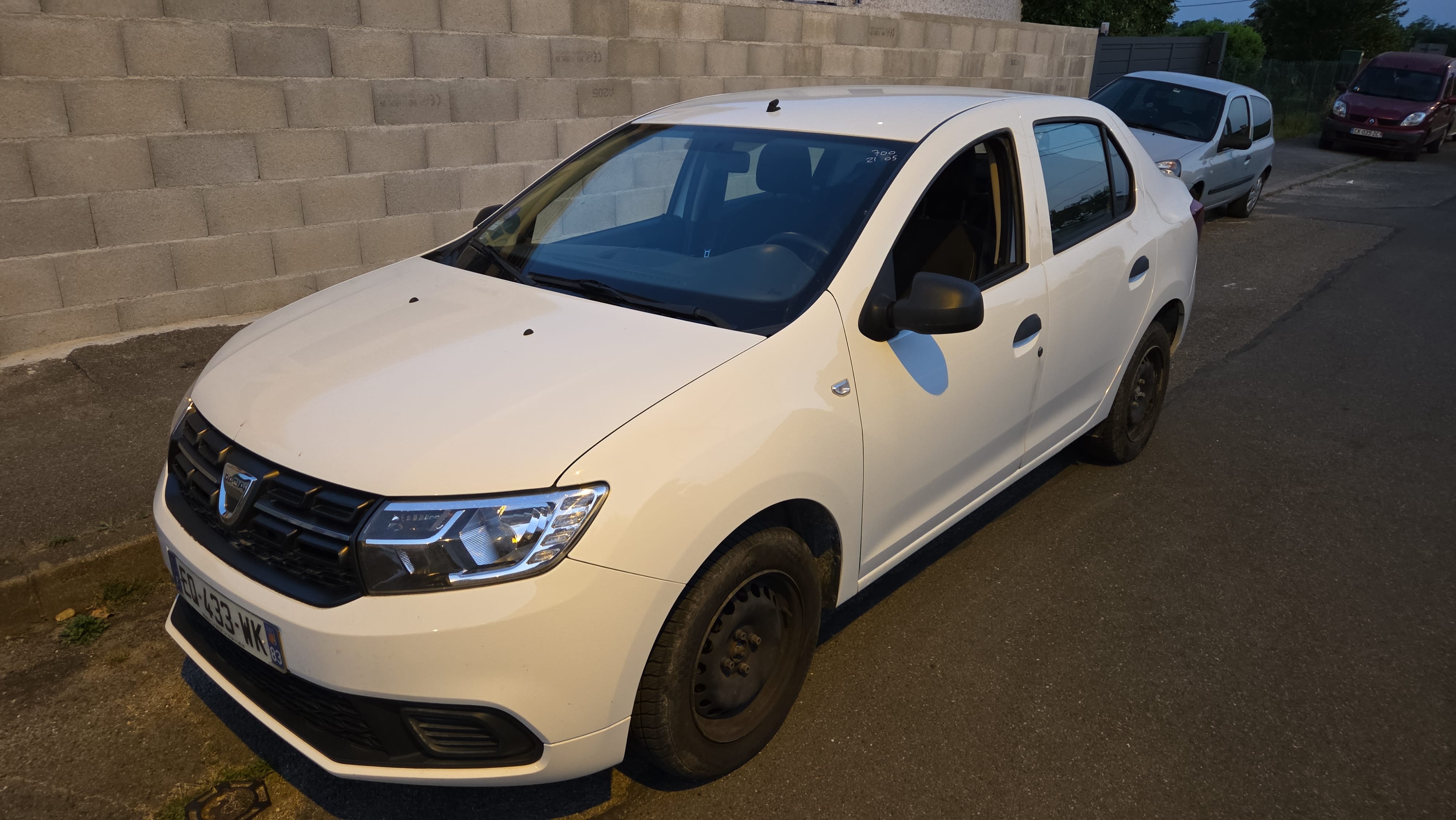 Dacia Logan 1.0, 2017, Essence 98