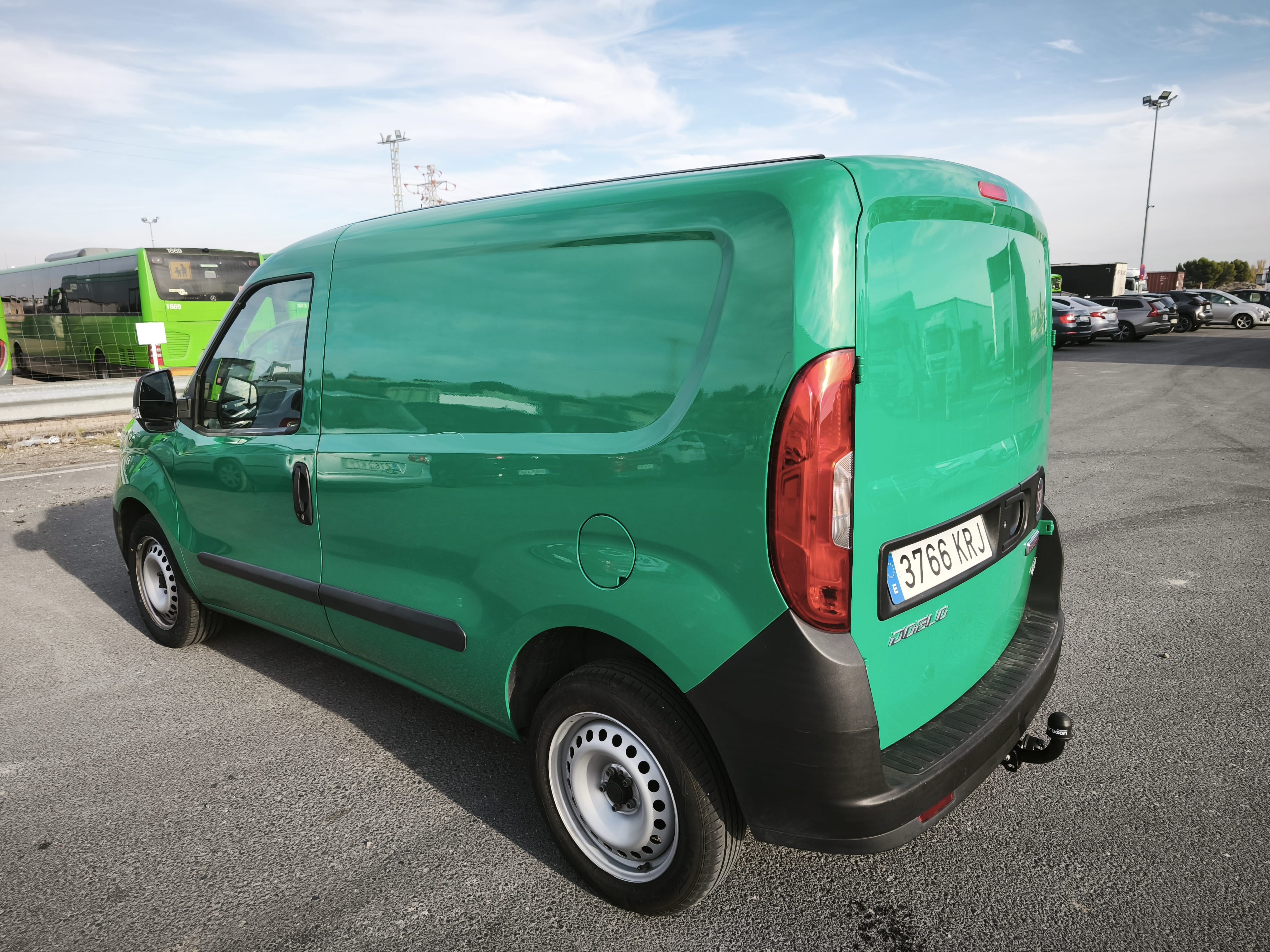 Fiat Doblo Cargo GNC y gasolina con Aire acondicionado