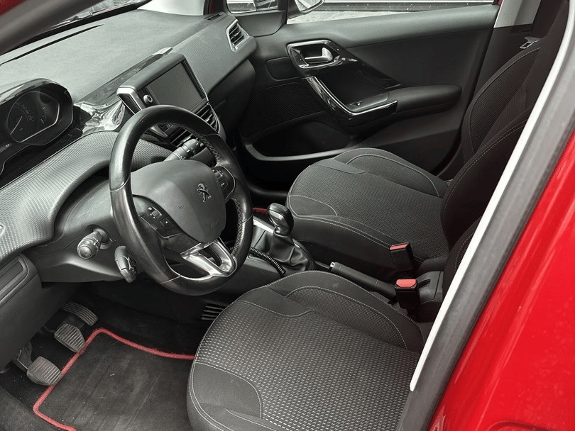 Peugeot 208 1.2 - CarPlay & AndroidAuto avec GPS