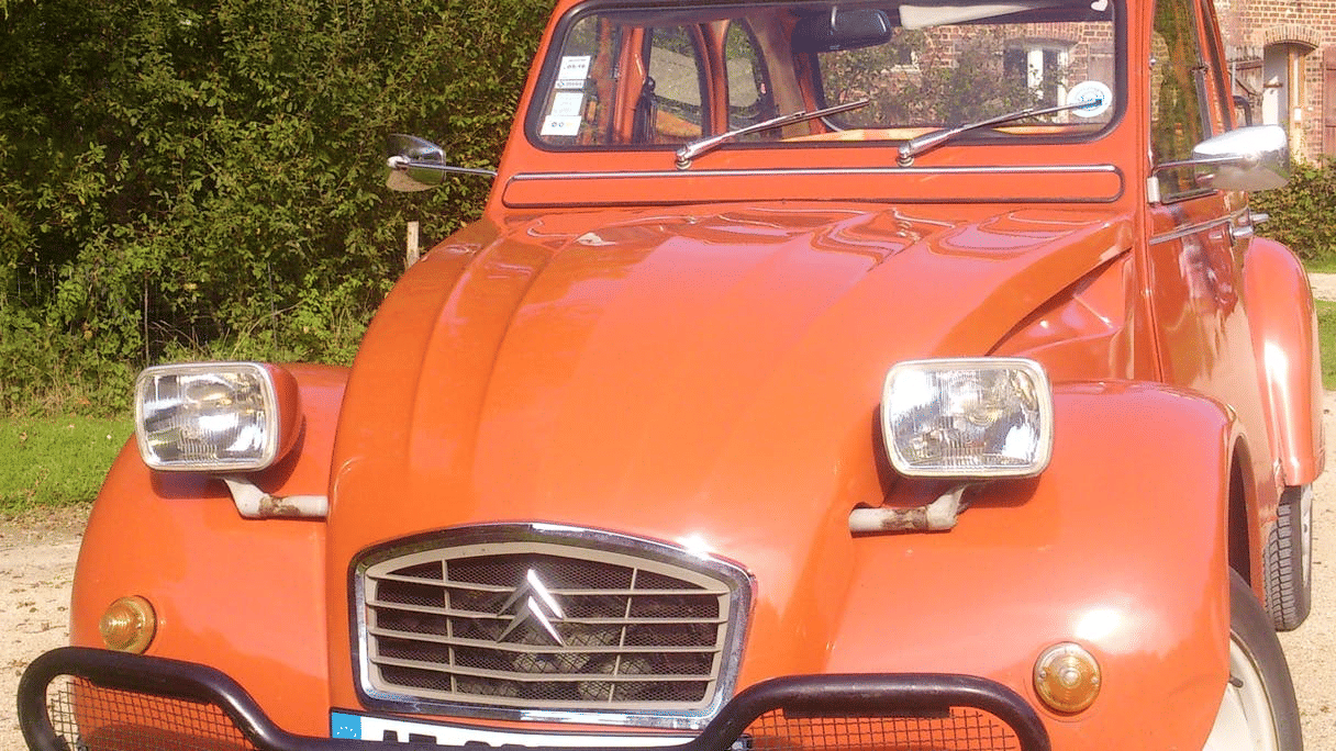 Citroen 2CV club mandarine