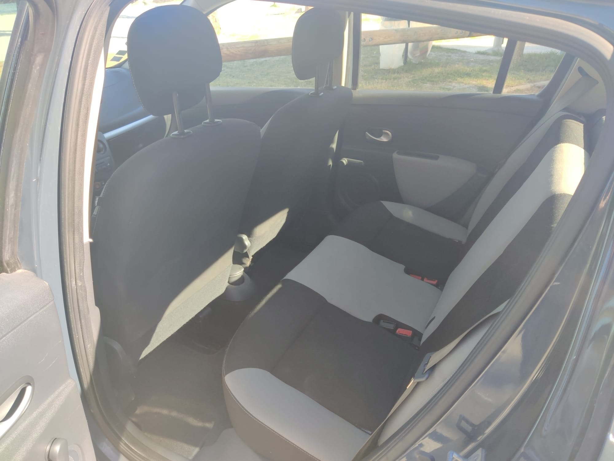 Renault Clio Clio 3   1.2  16V 75CV