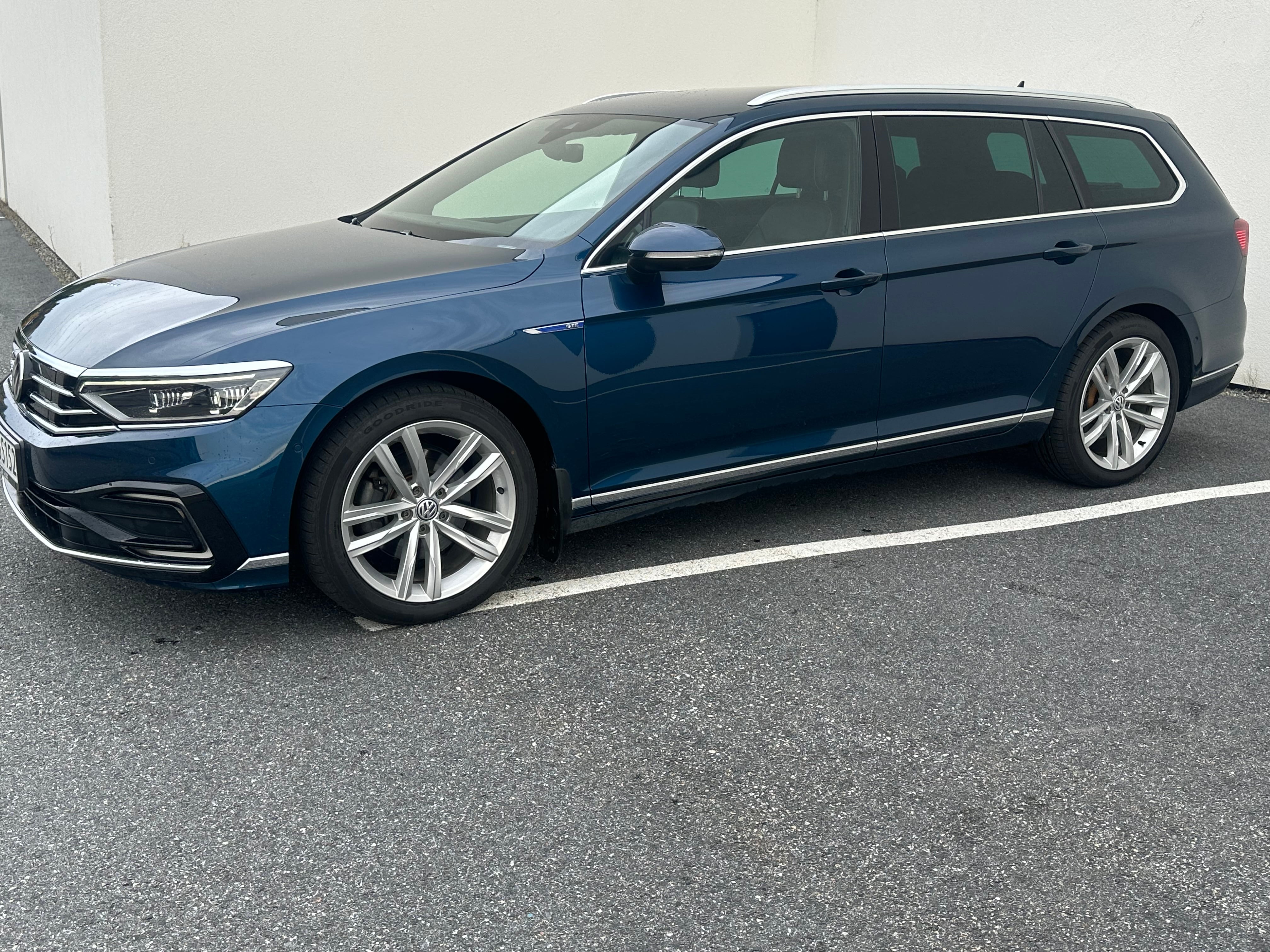 Volkswagen Passat SW GTE Hybrid med Aircondition