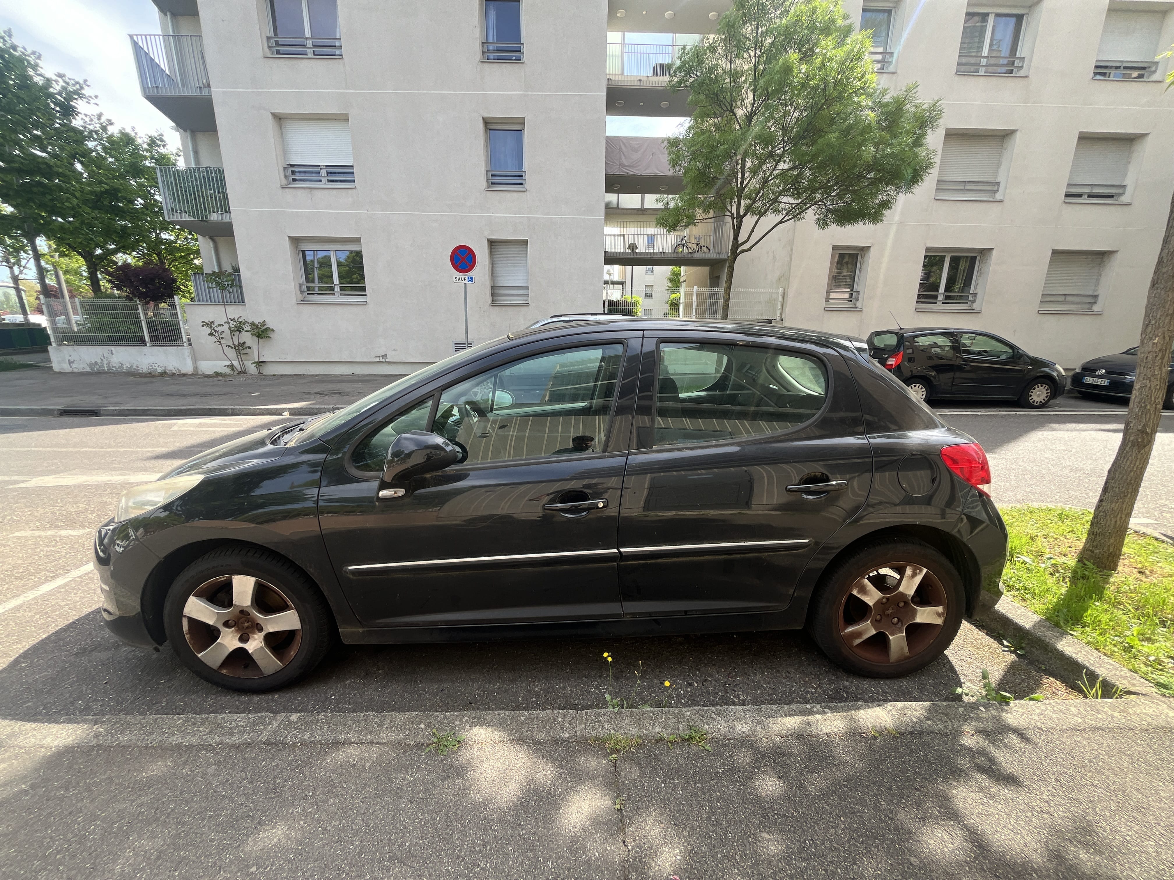 Peugeot 207+ avec Climatisation