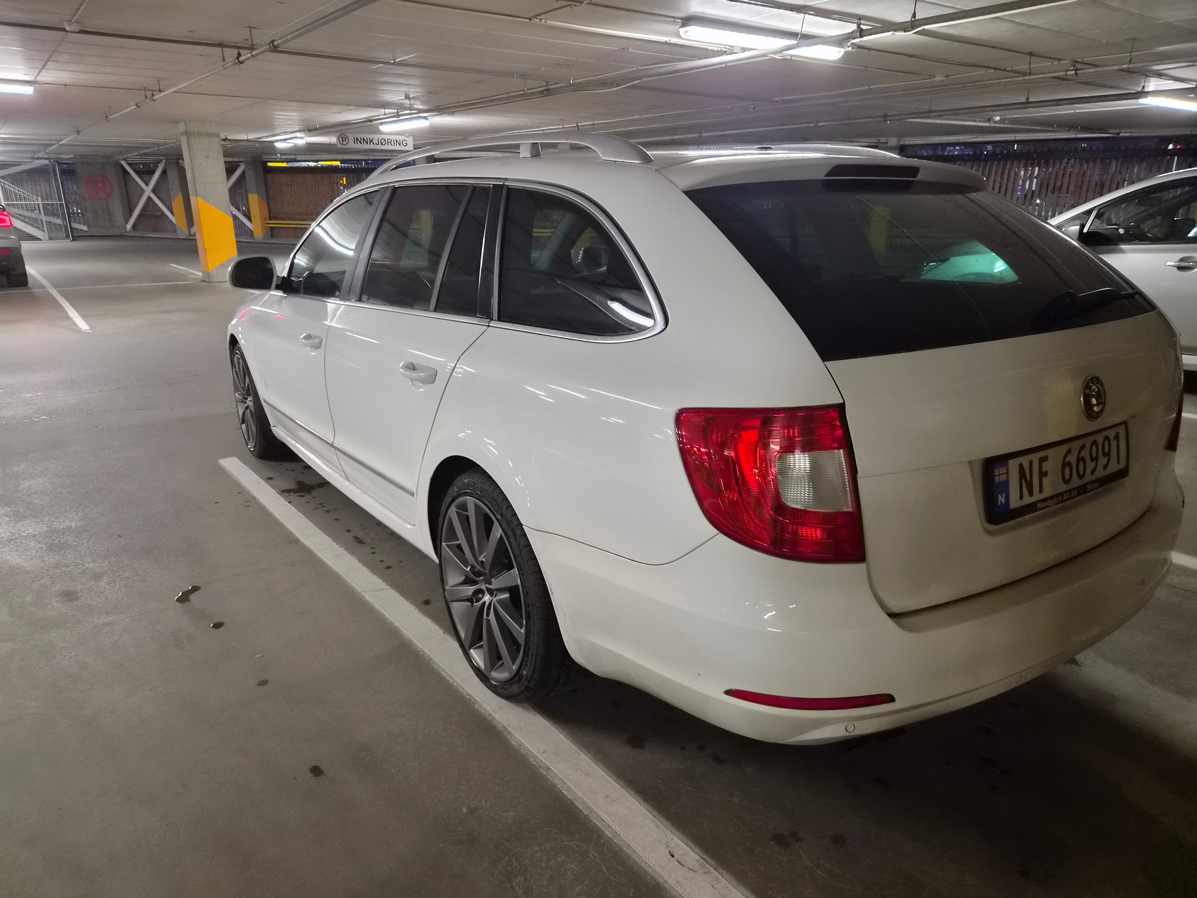Skoda Superb med Cruisekontroll