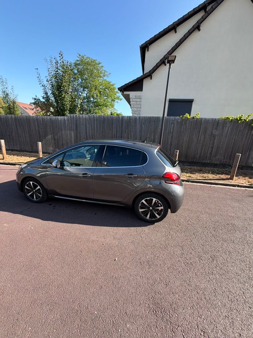 Peugeot 208 avec Climatisation