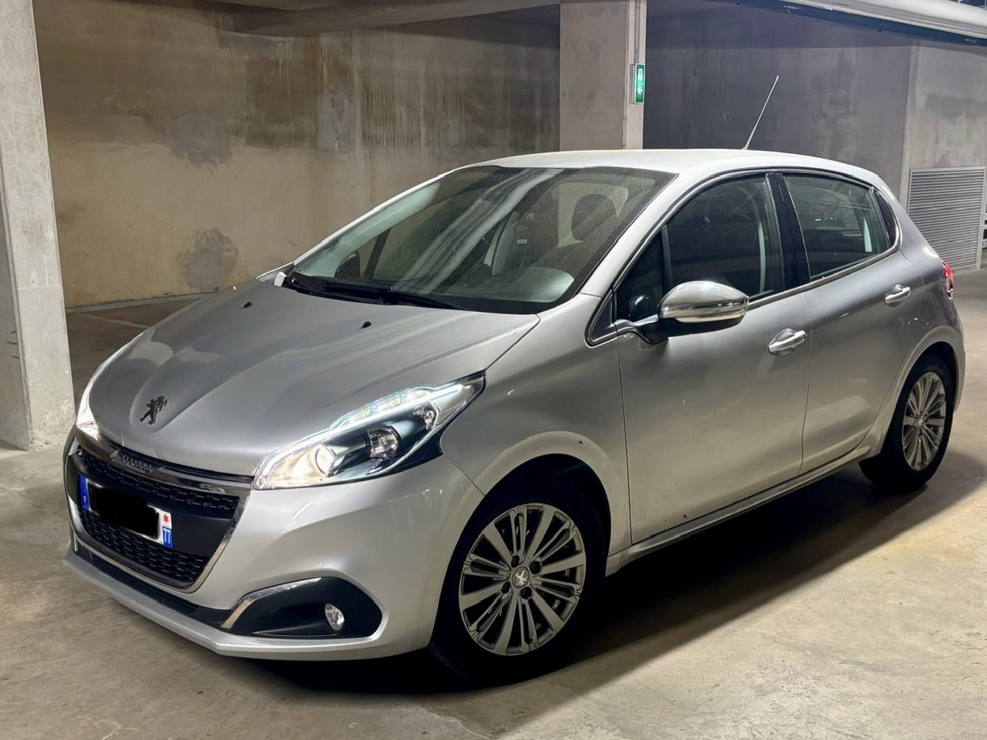 Peugeot 208 Style/ES, 2017, Essence 98