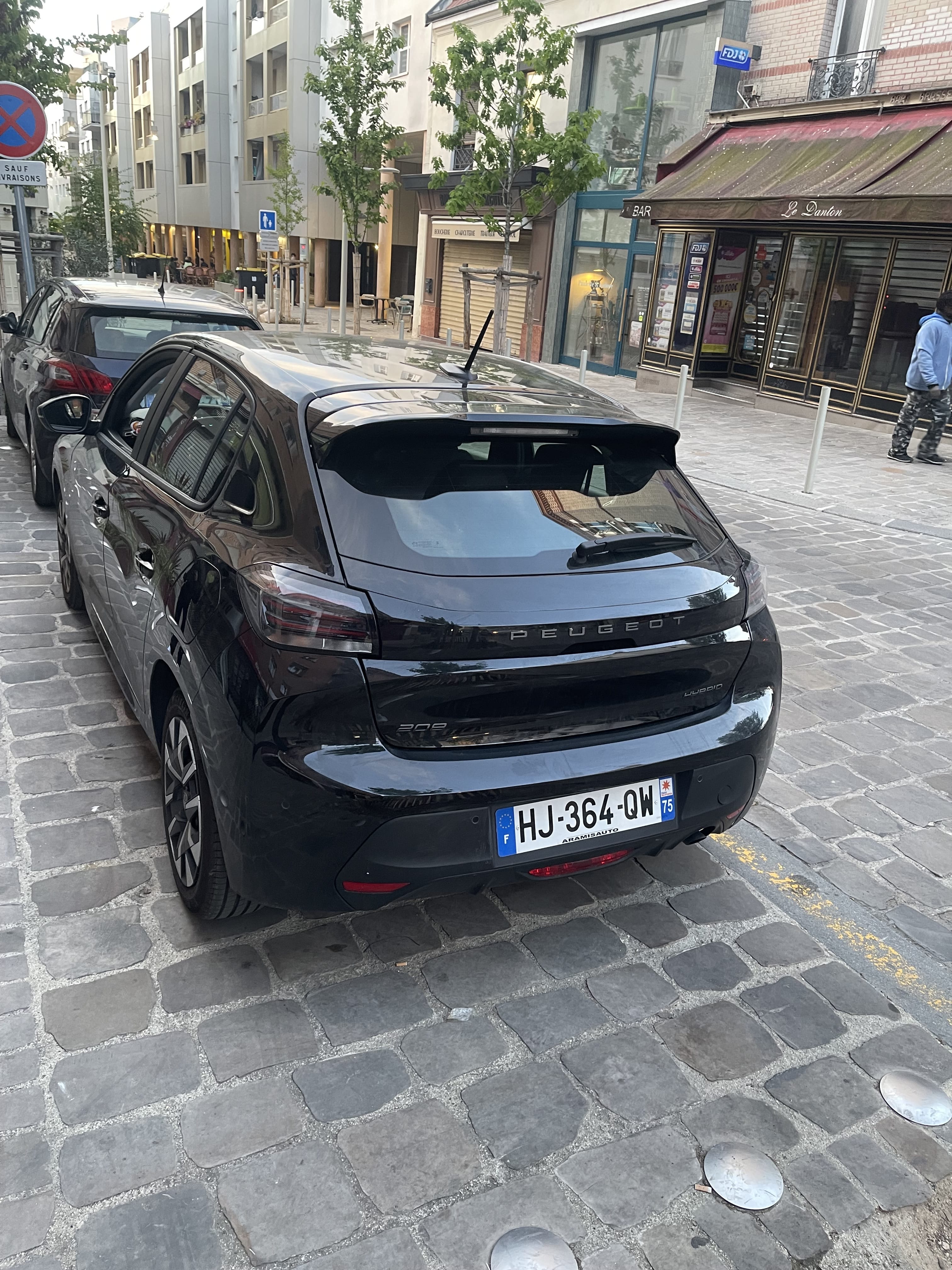Peugeot 208 avec GPS